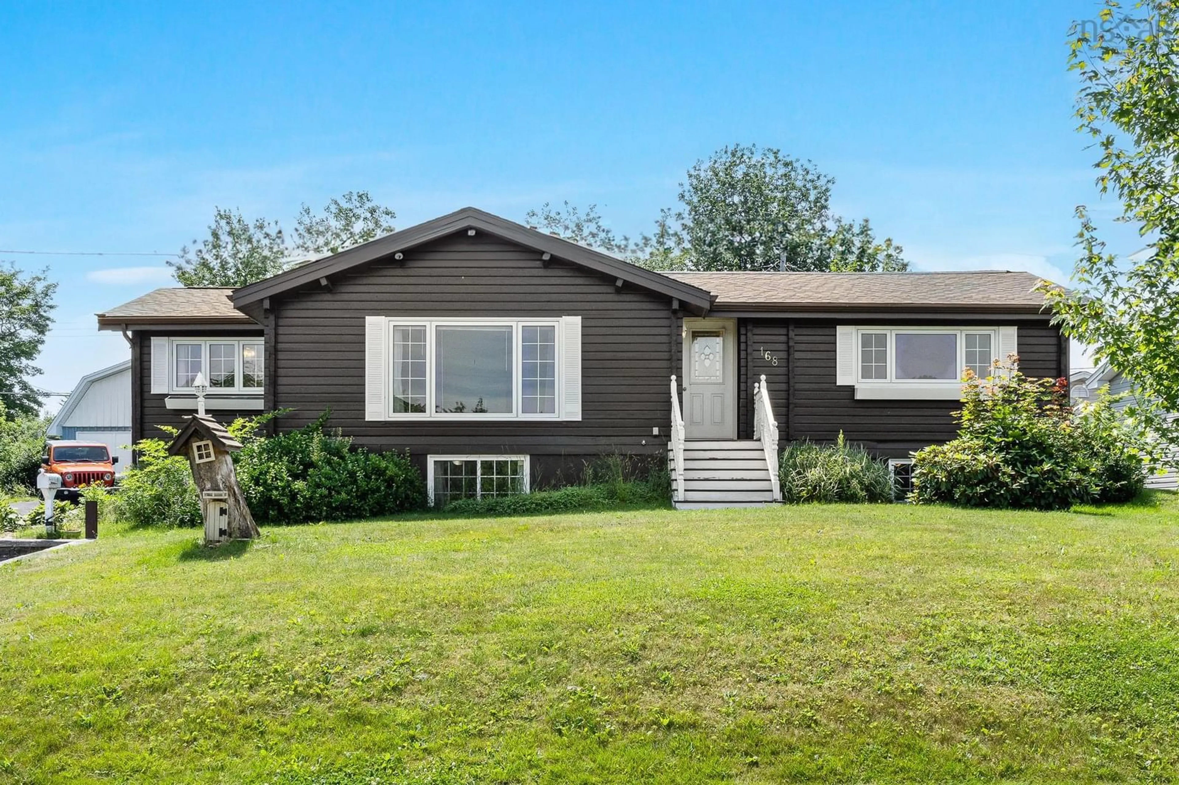 Frontside or backside of a home for 168 Chandler Dr, Lower Sackville Nova Scotia B4C 1Y2