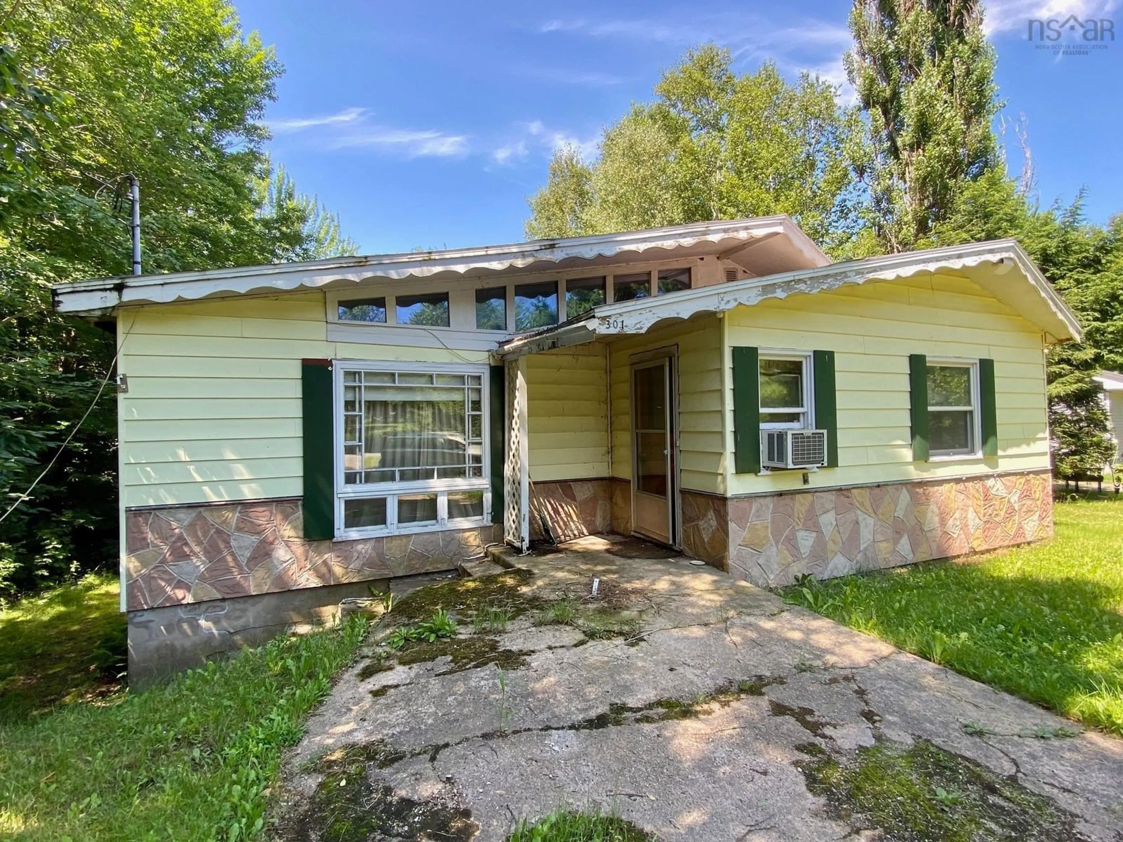 Frontside or backside of a home for 301 Bentley Rd, Rockland Nova Scotia B0P 1E0