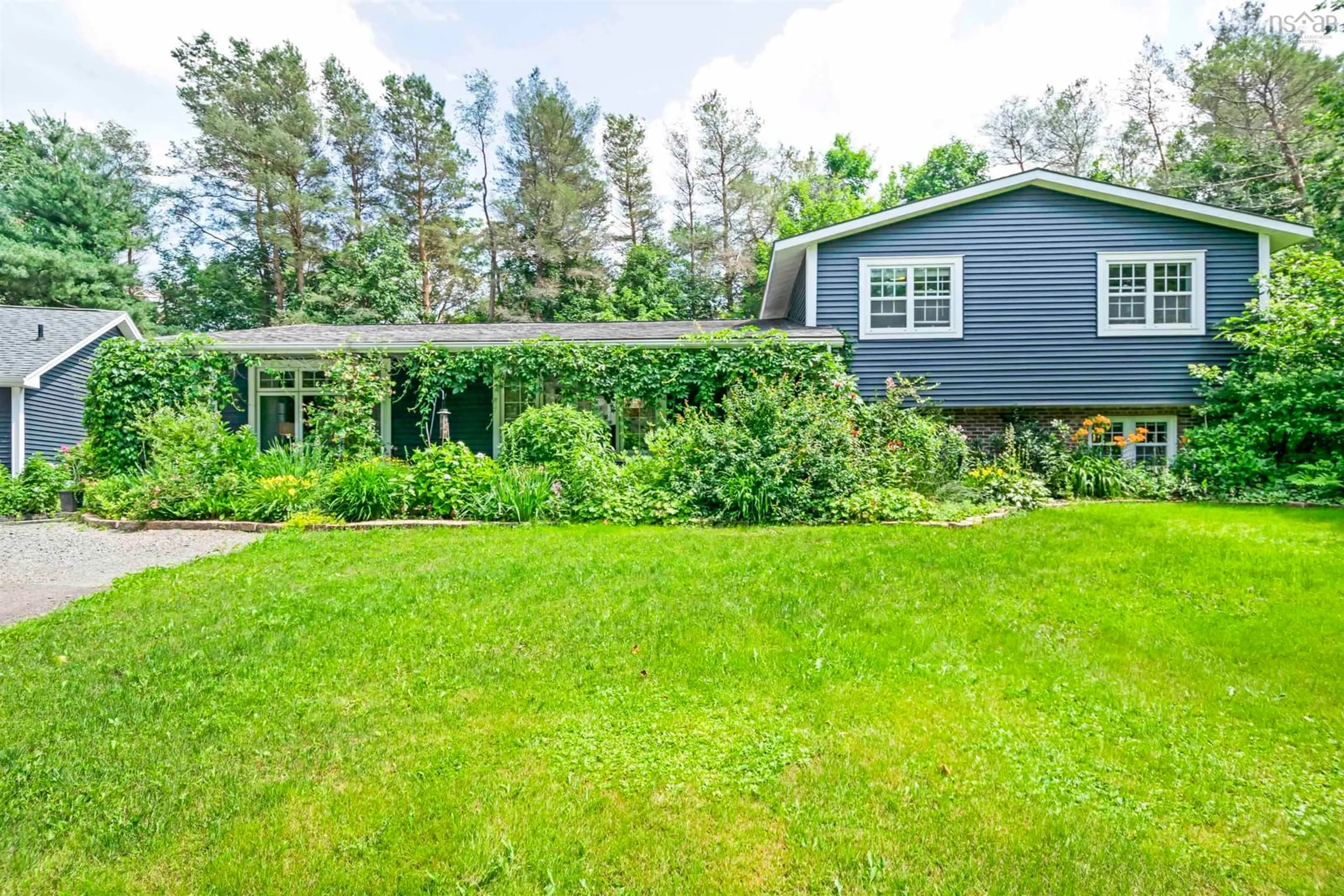 Cottage for 481 Falmouth Dyke Rd, Falmouth Nova Scotia B0P 1L0