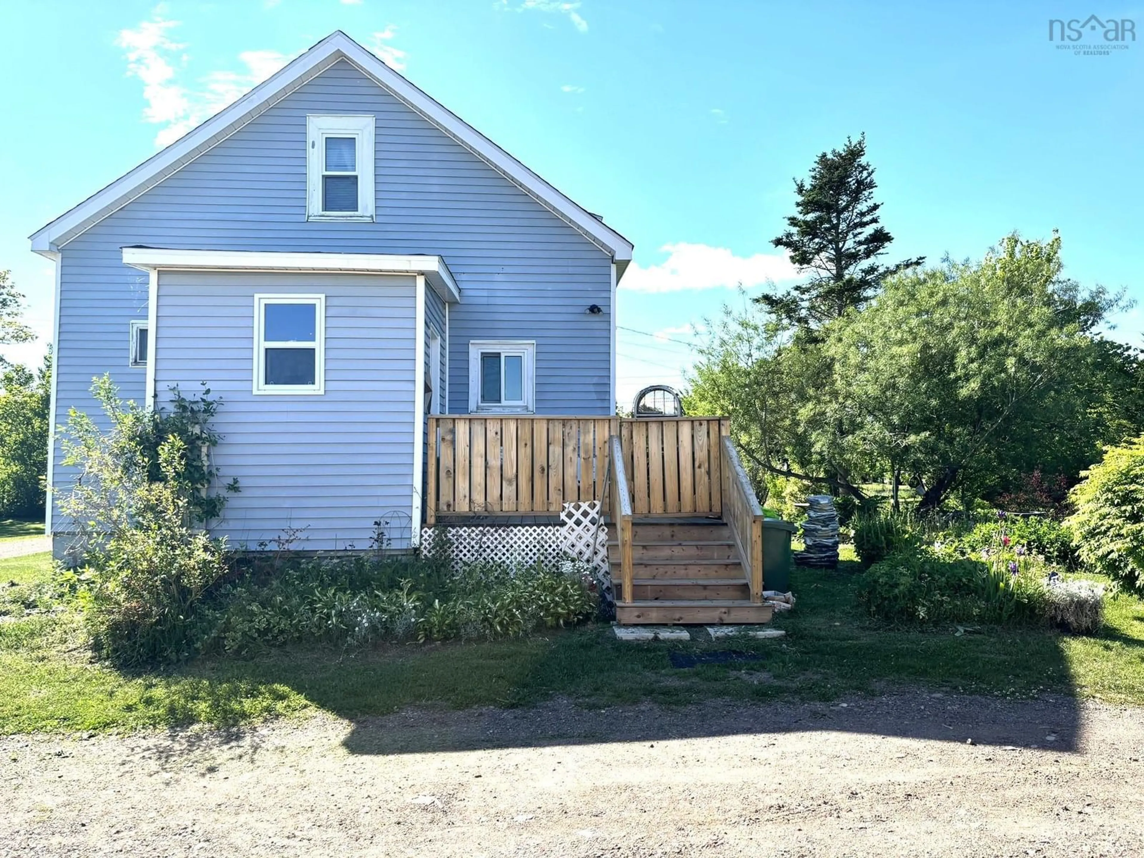 Frontside or backside of a home, cottage for 220 Willow St, Parrsboro Nova Scotia B0M 1S0