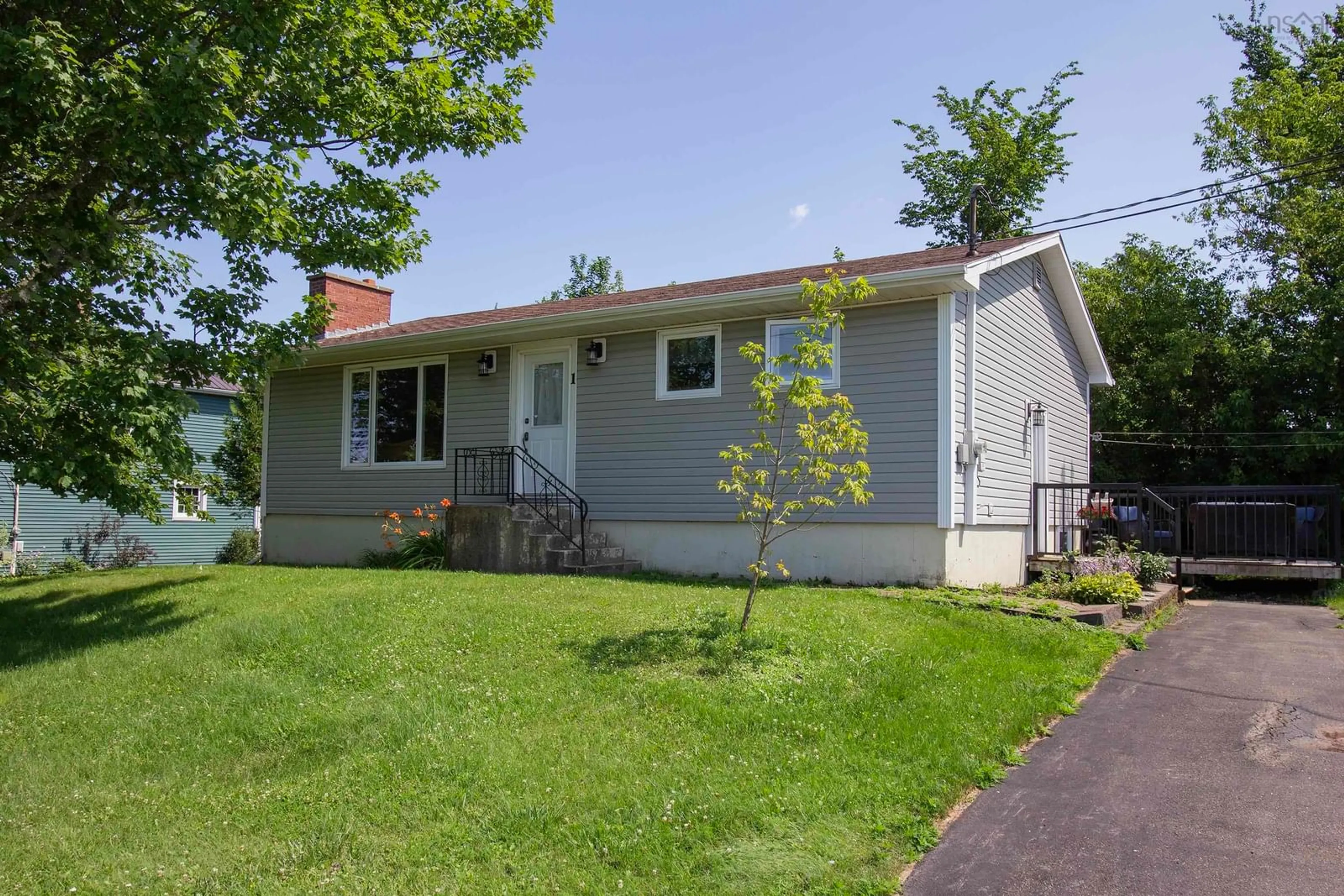 Frontside or backside of a home for 1 Grey St, Springhill Nova Scotia B0M 1X0