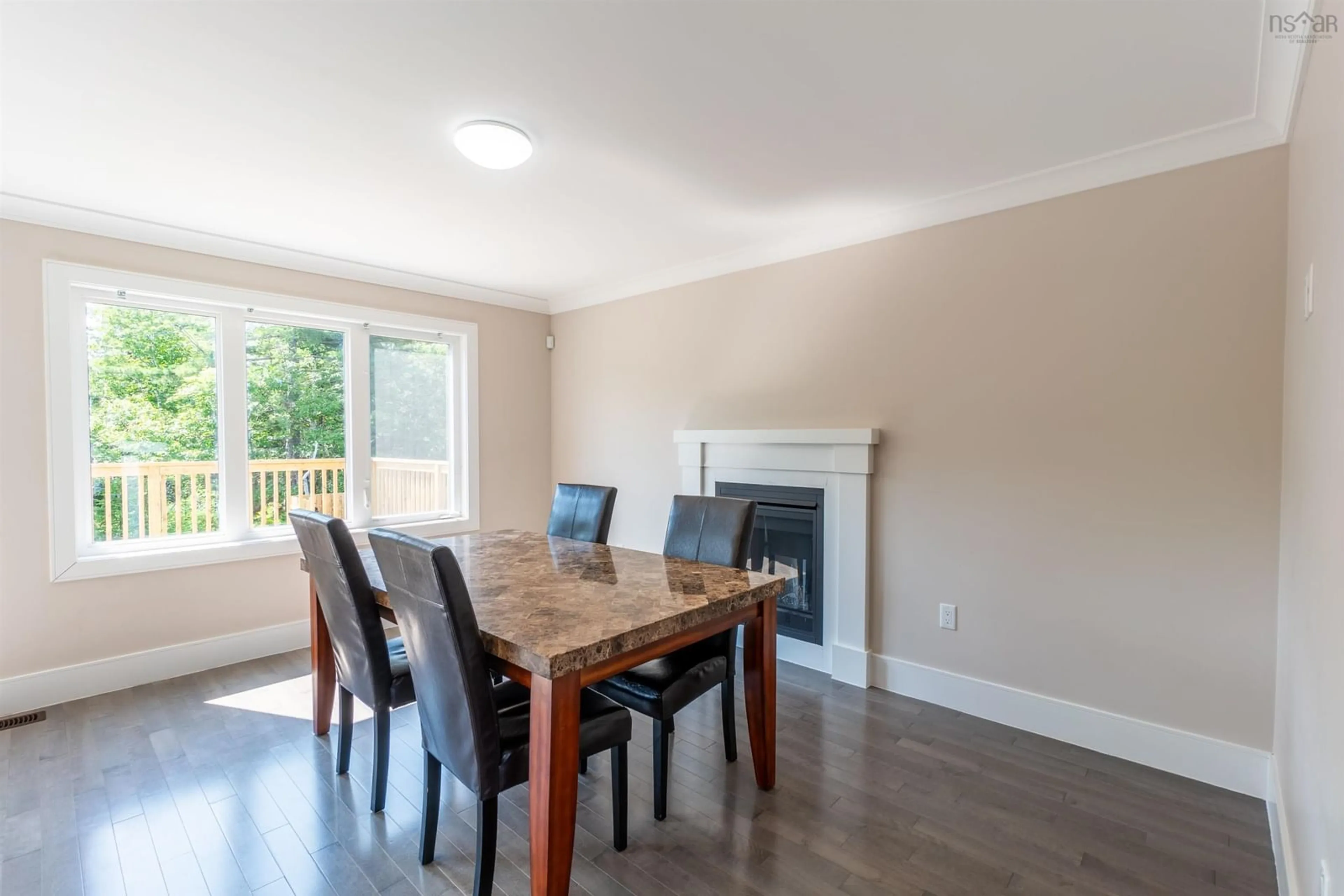 Dining room for 280 Fleetview Dr, Halifax Nova Scotia B3M 0L8