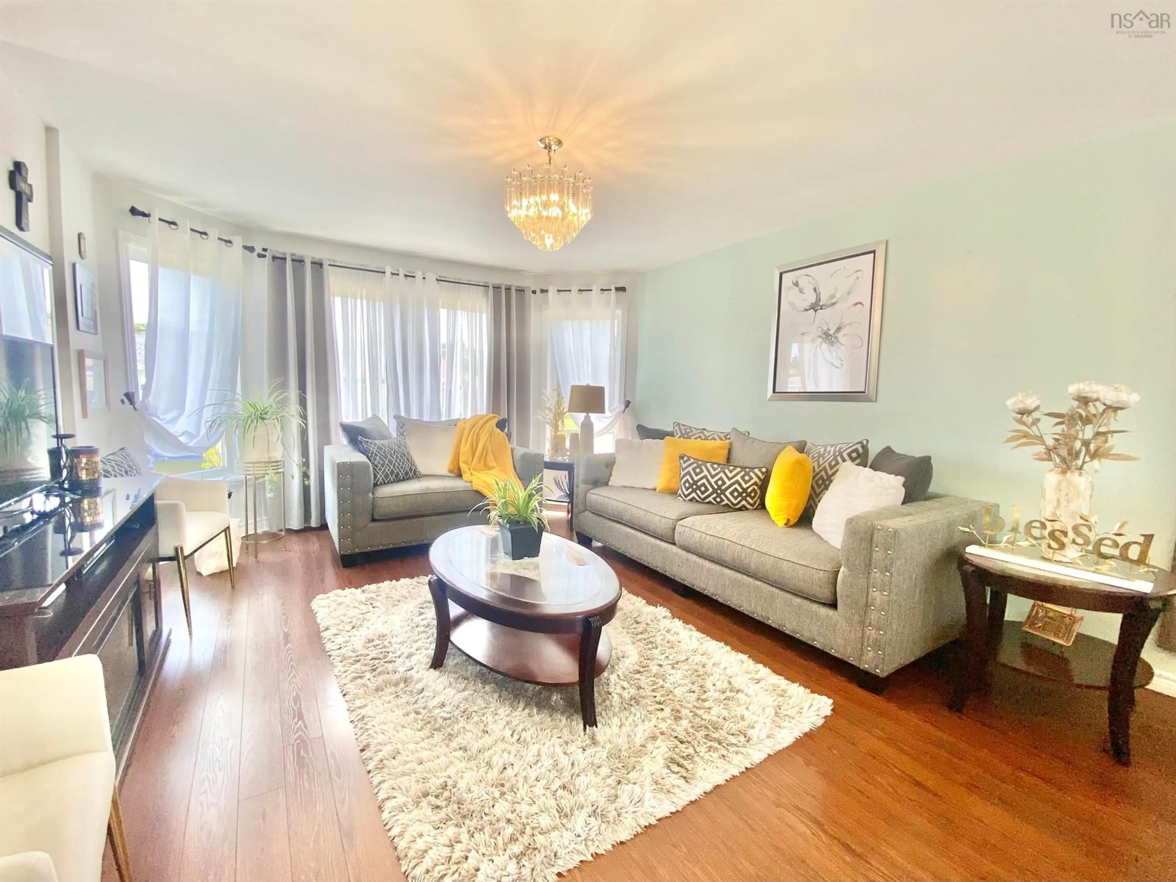 Living room, wood floors for 486 Brunswick St, Yarmouth Nova Scotia B5A 4S1