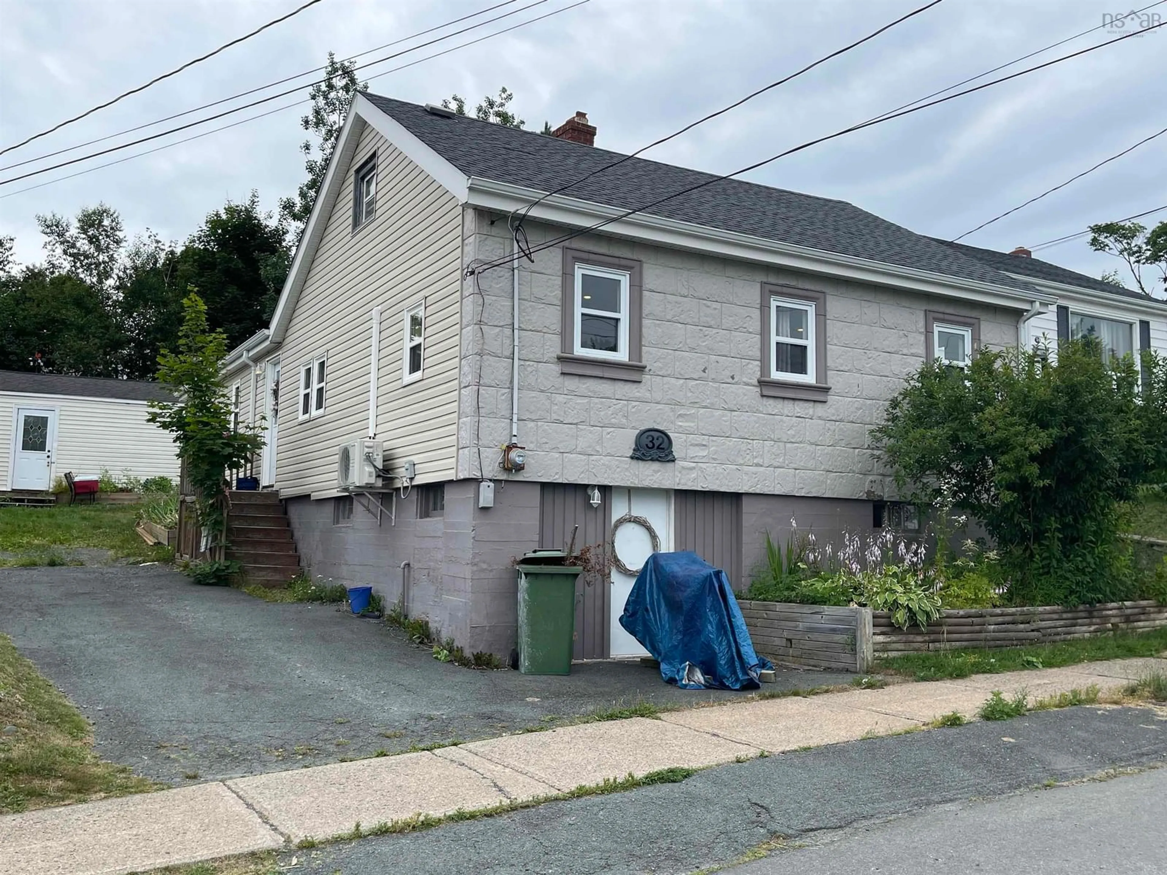 Frontside or backside of a home for 32 Birch St, Halifax Nova Scotia B3N 2V1