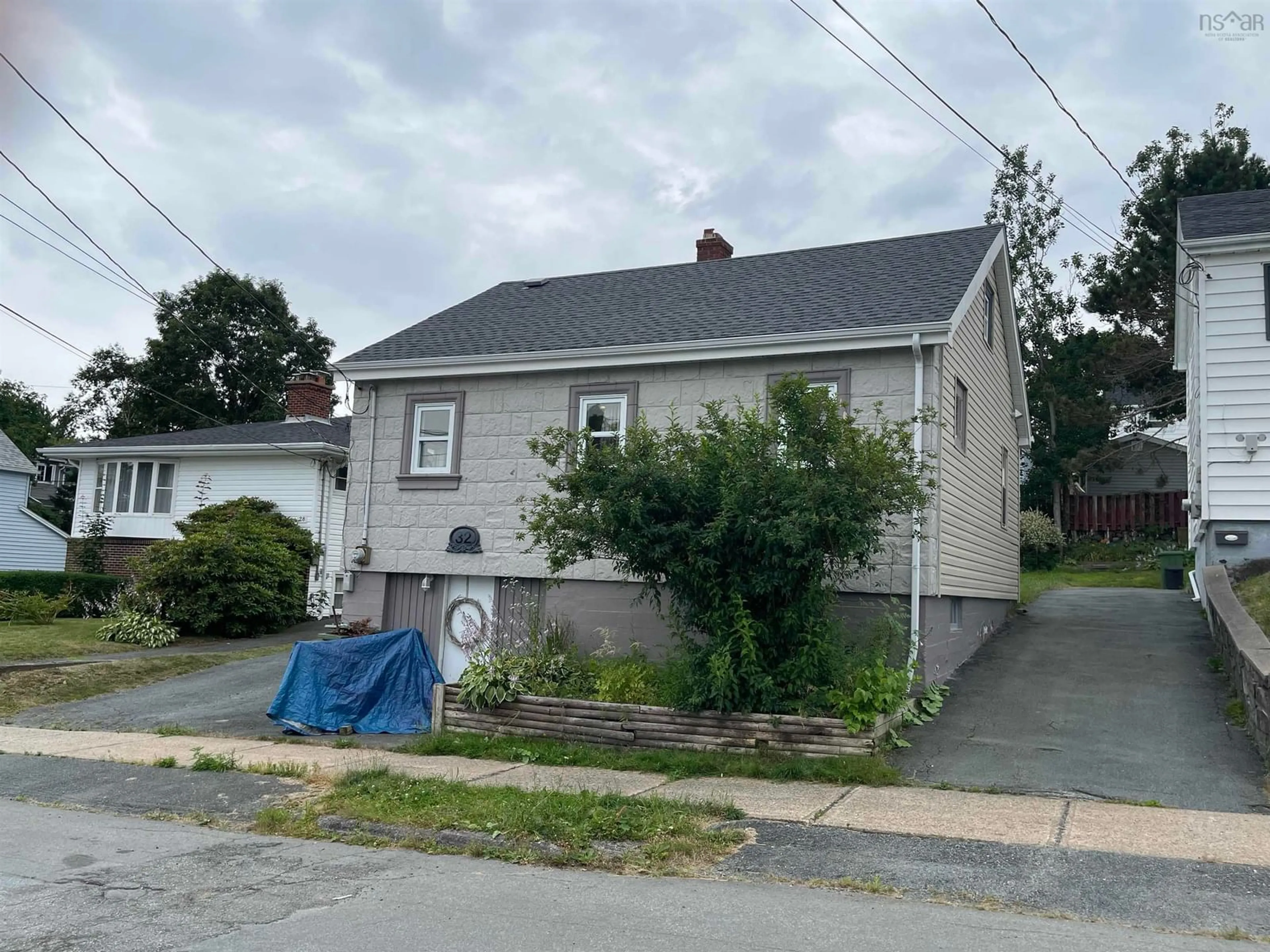 Frontside or backside of a home for 32 Birch St, Halifax Nova Scotia B3N 2V1