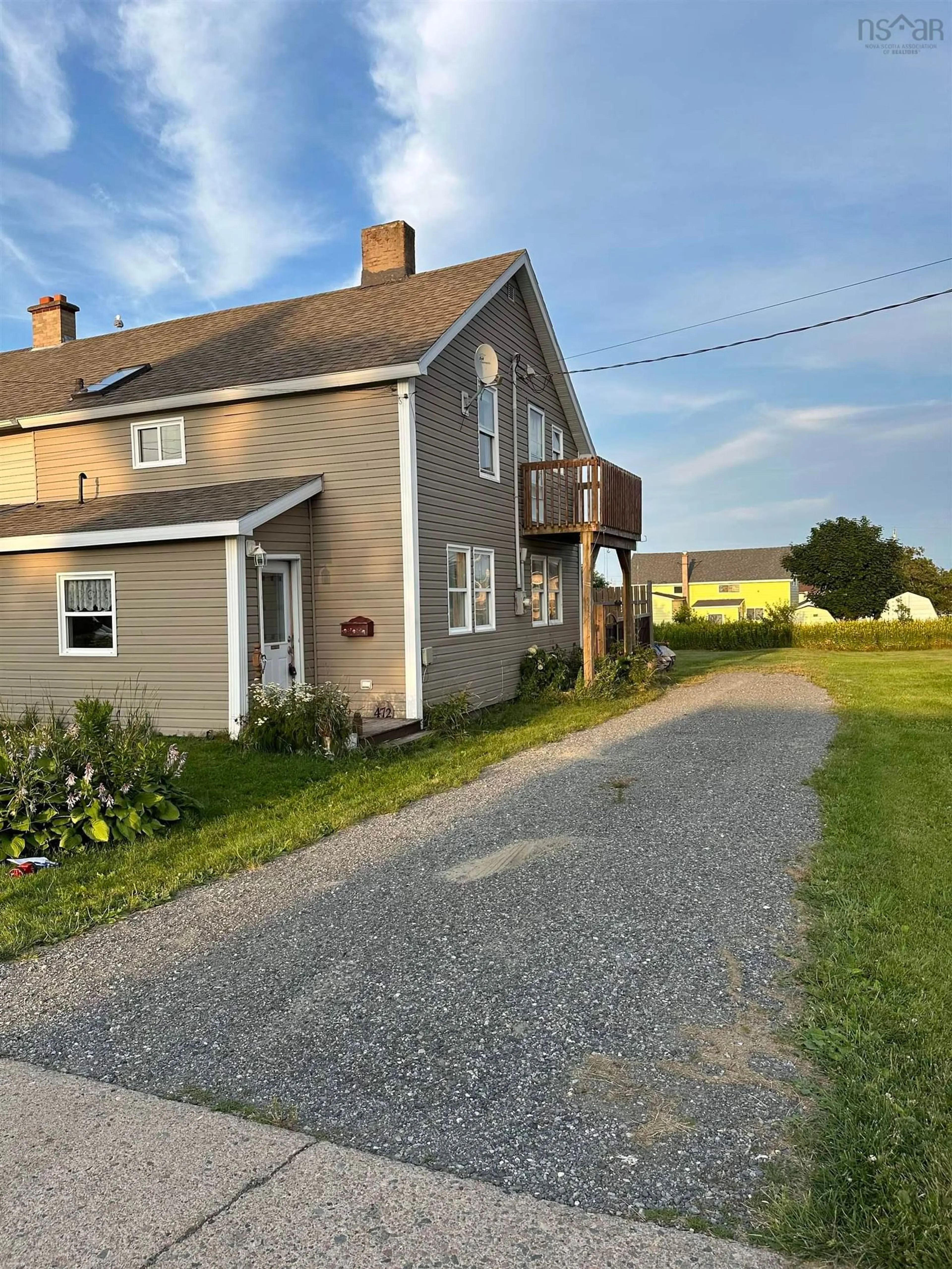 Frontside or backside of a home for 472 Smith St, New Waterford Nova Scotia B1H 3R4