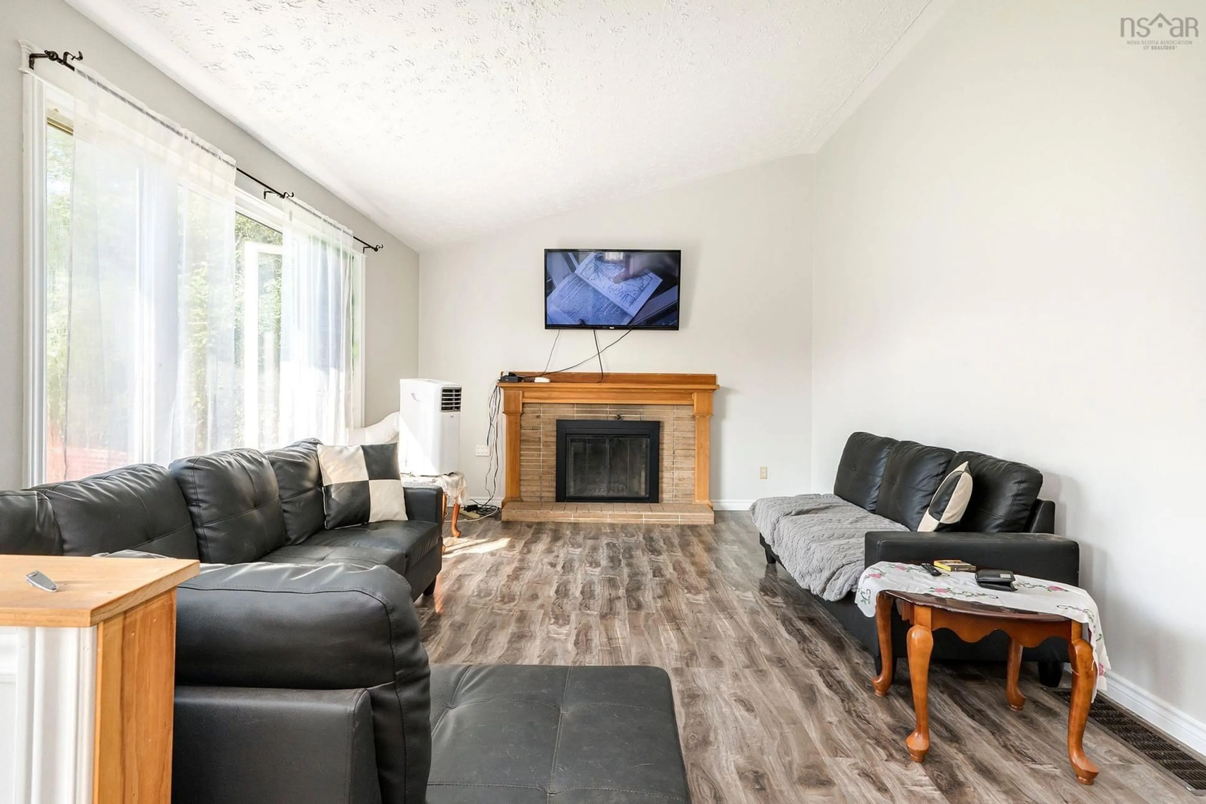 Living room for 34 Estate Dr, Cole Harbour Nova Scotia B2V 1C4