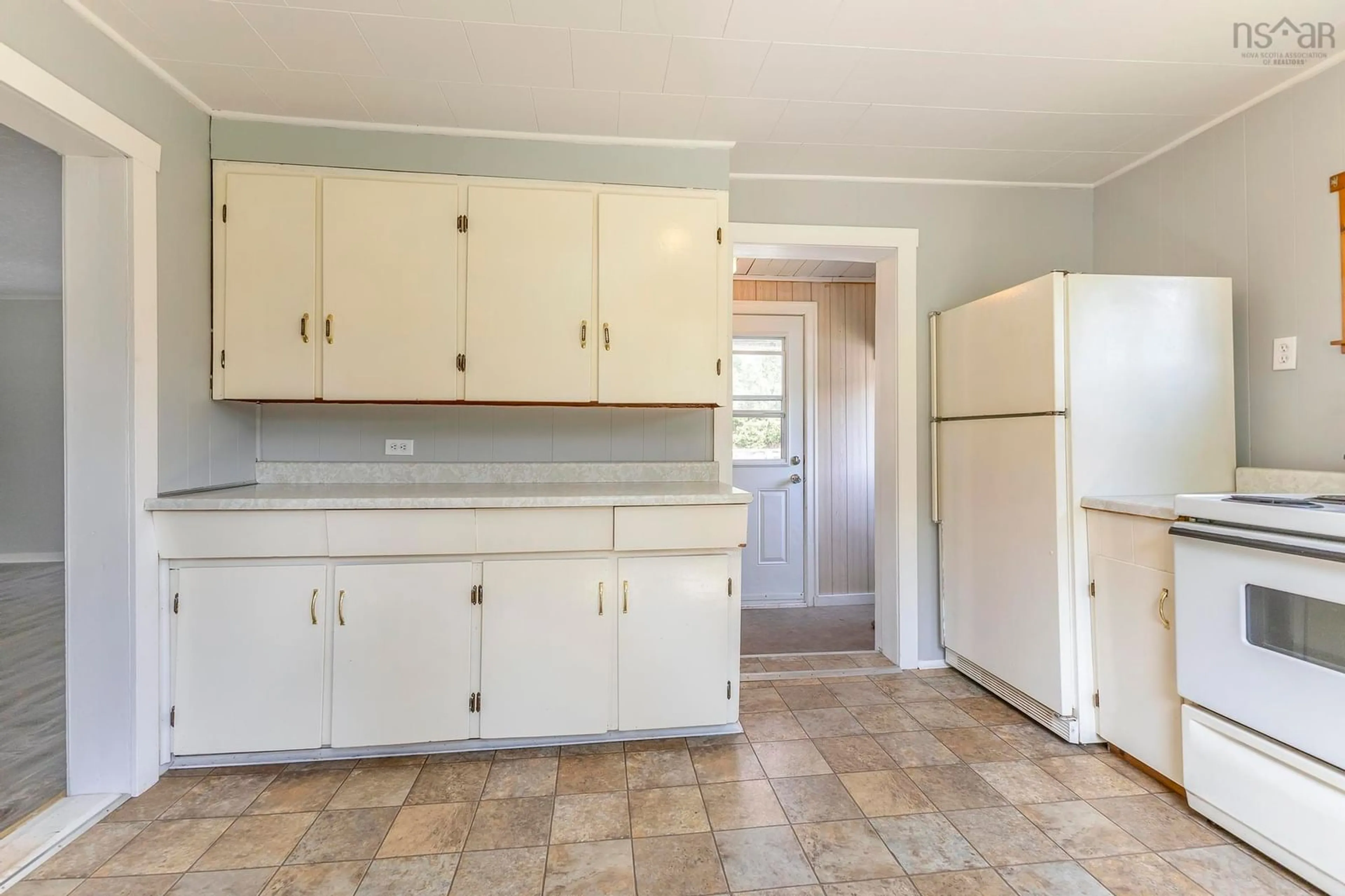 Standard kitchen for 6284 East River West Side, Eureka Nova Scotia B0K 1B0