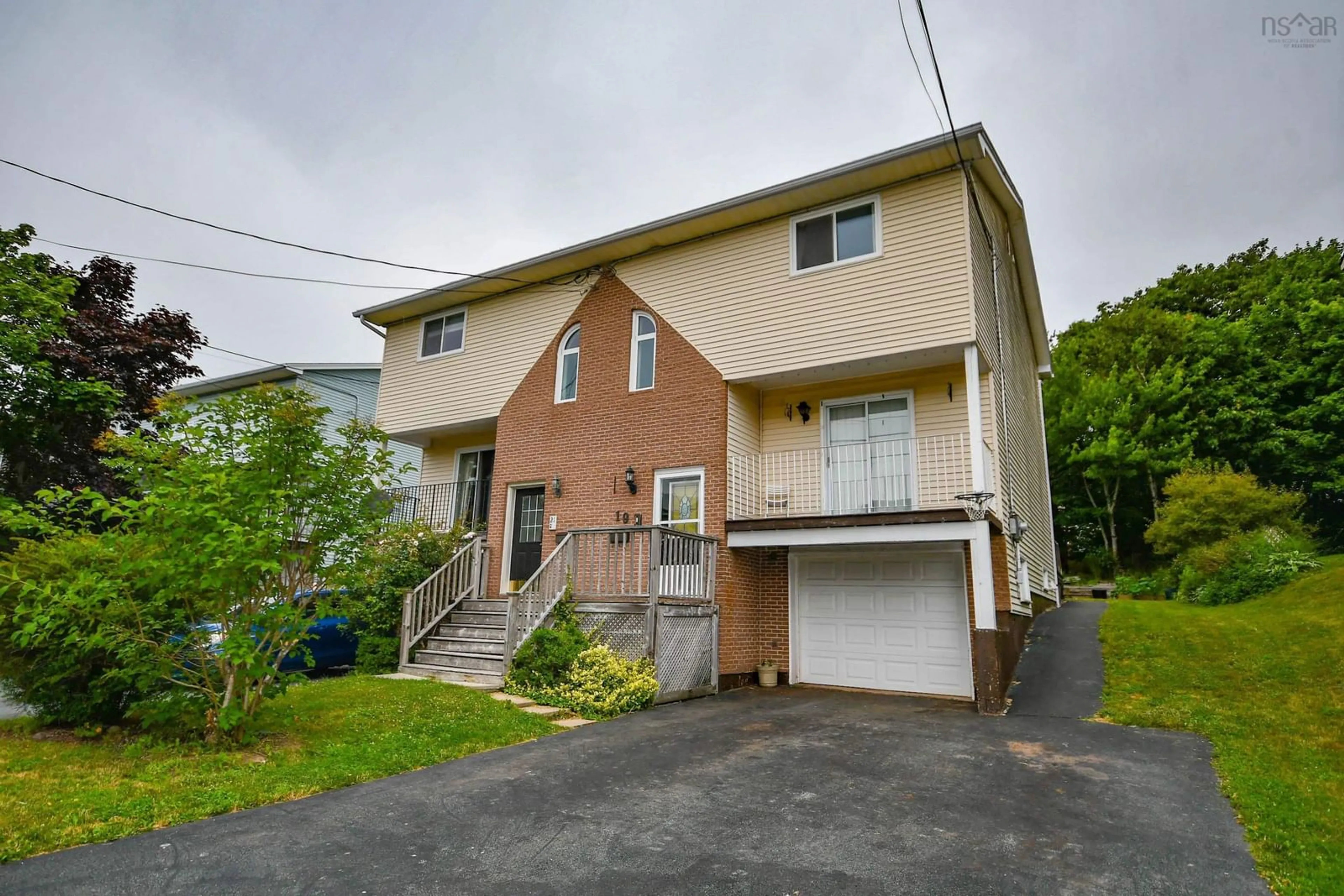 A pic from exterior of the house or condo for 19 Roy Cres, Bedford Nova Scotia B4A 3K3