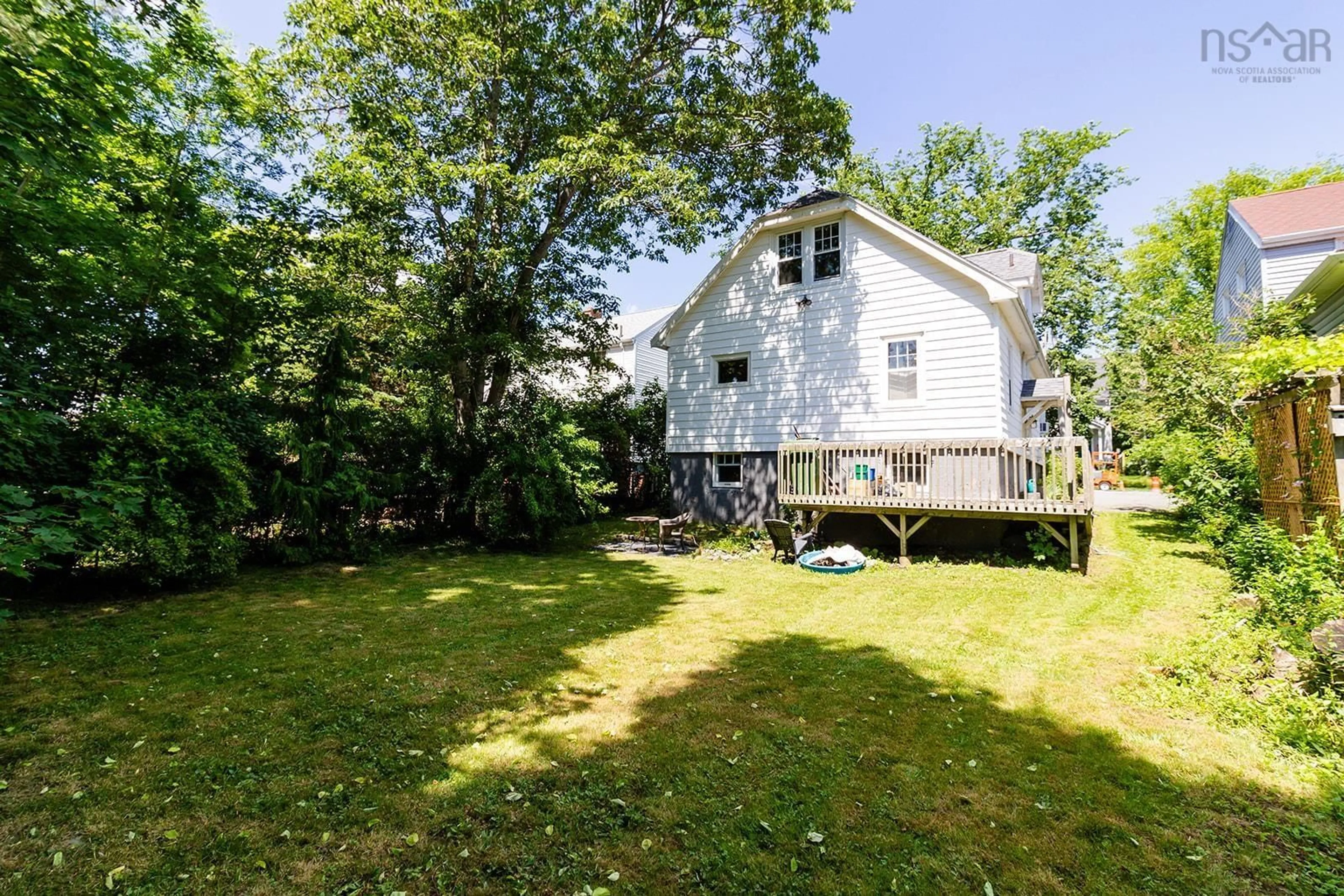 Cottage for 2704 Oxford St, Halifax Peninsula Nova Scotia B3L 2V1