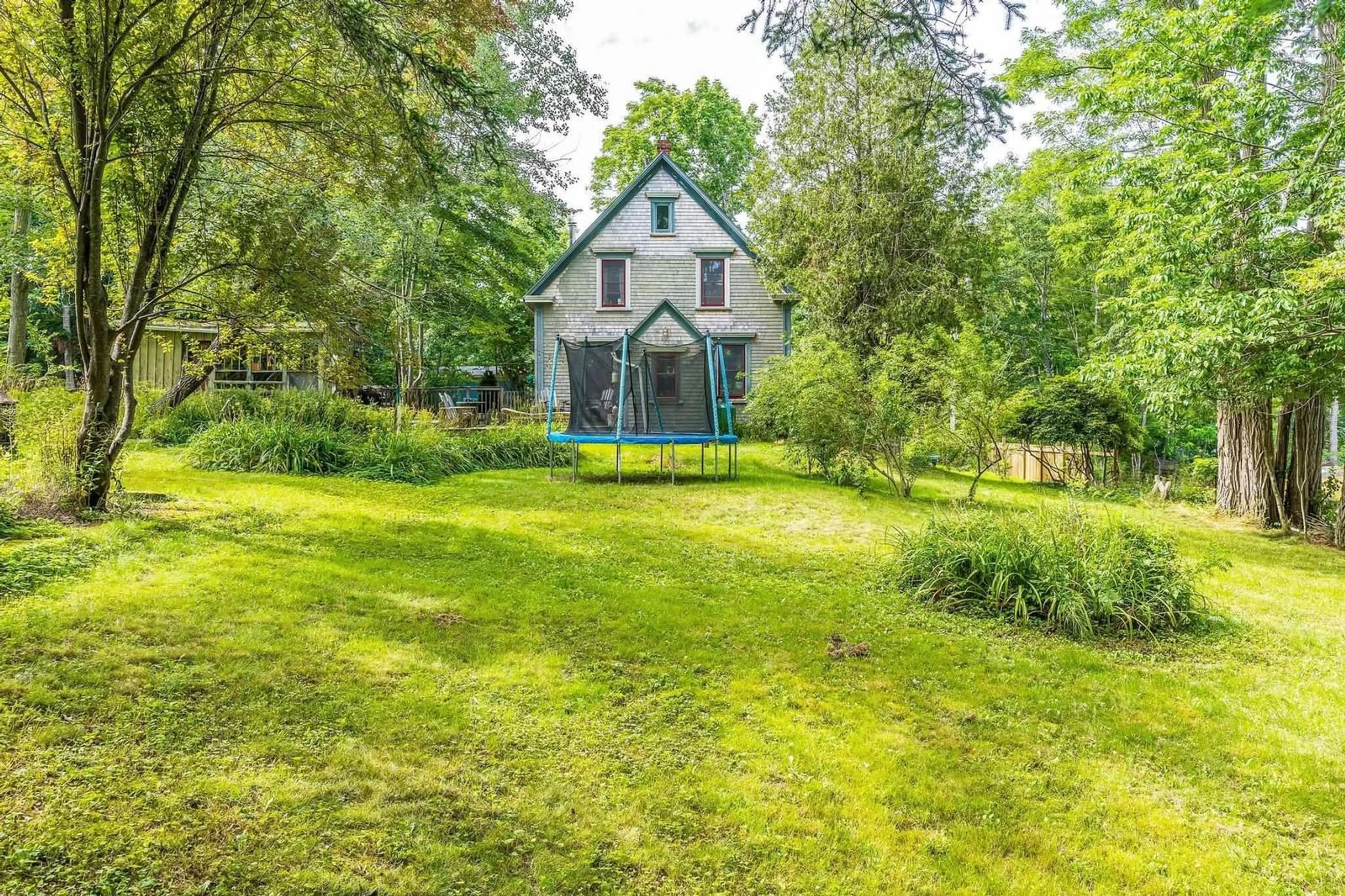 Cottage for 15 Stove Pipe Lane, Mahone Bay Nova Scotia B0J 2E0