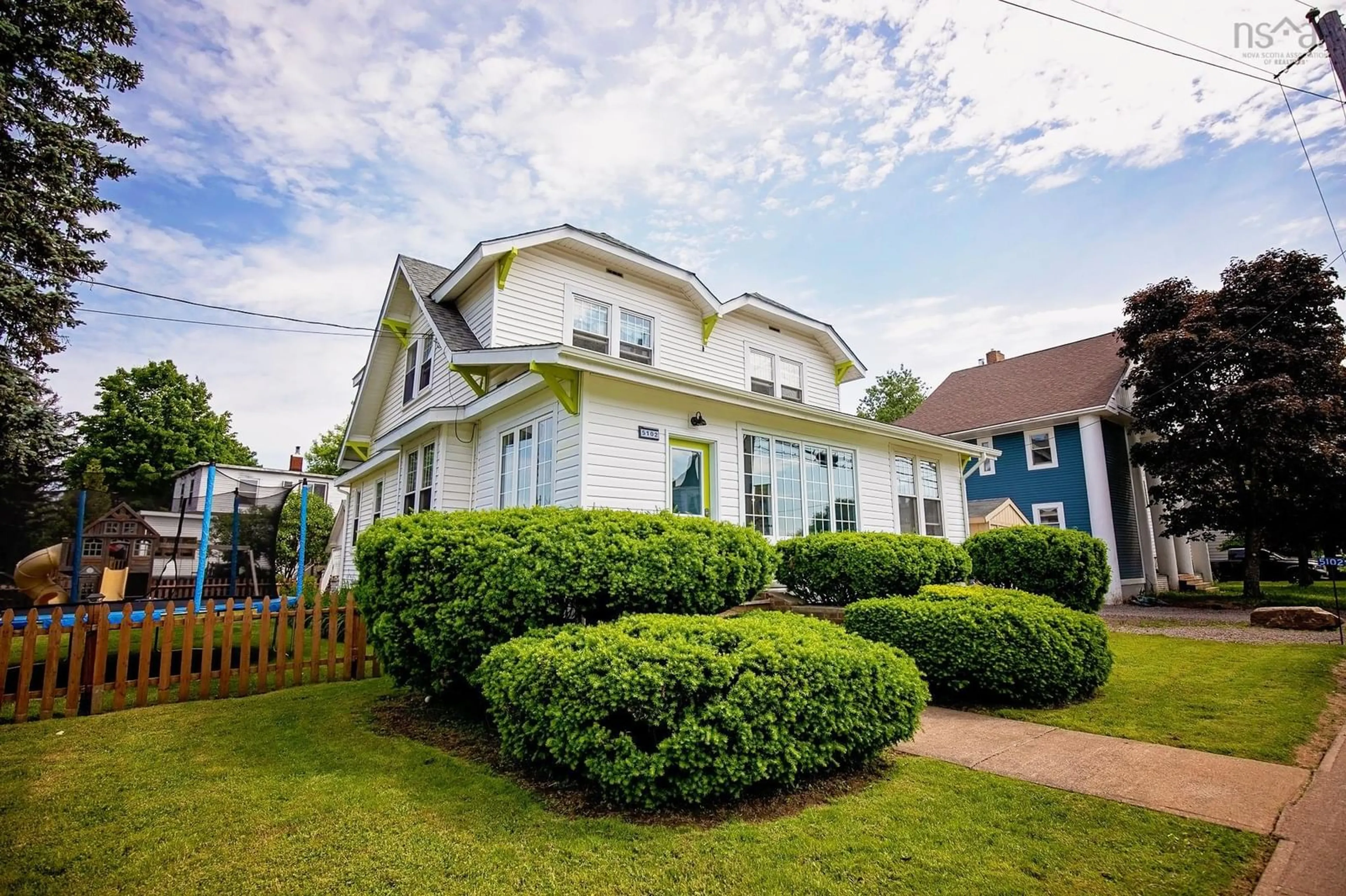 A pic from exterior of the house or condo for 5102 Main St, Oxford Nova Scotia B0M 1P0