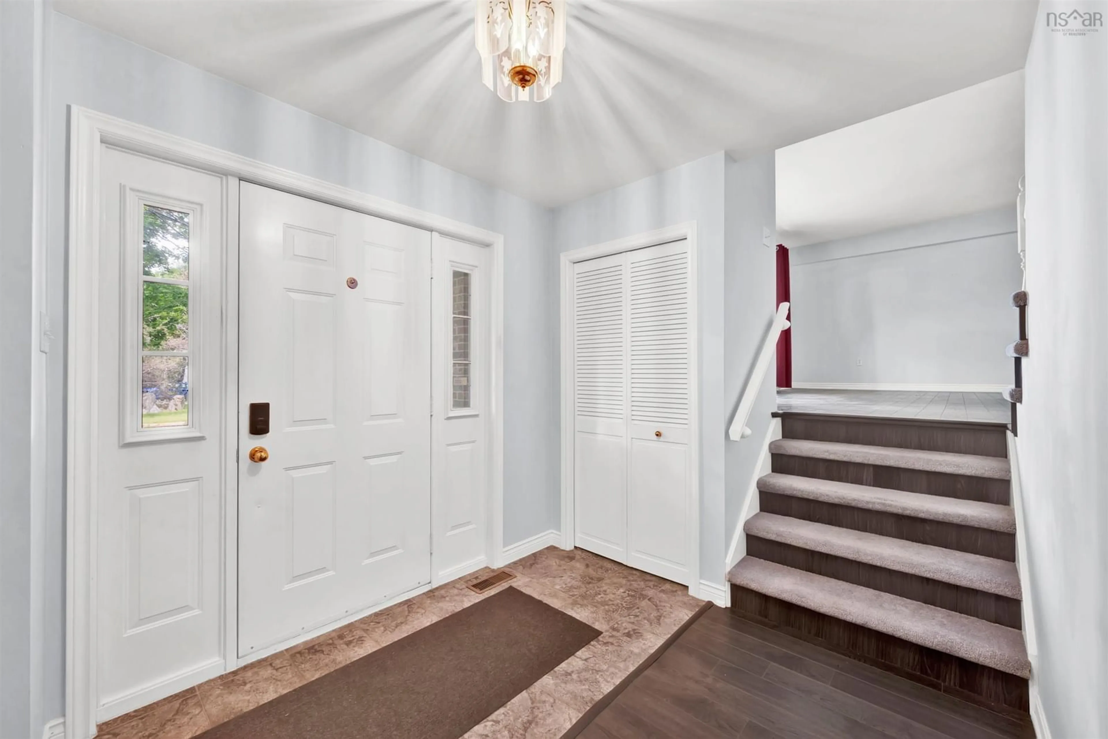 Indoor entryway for 35 Barkton Lane, Halifax Nova Scotia B3M 4K5