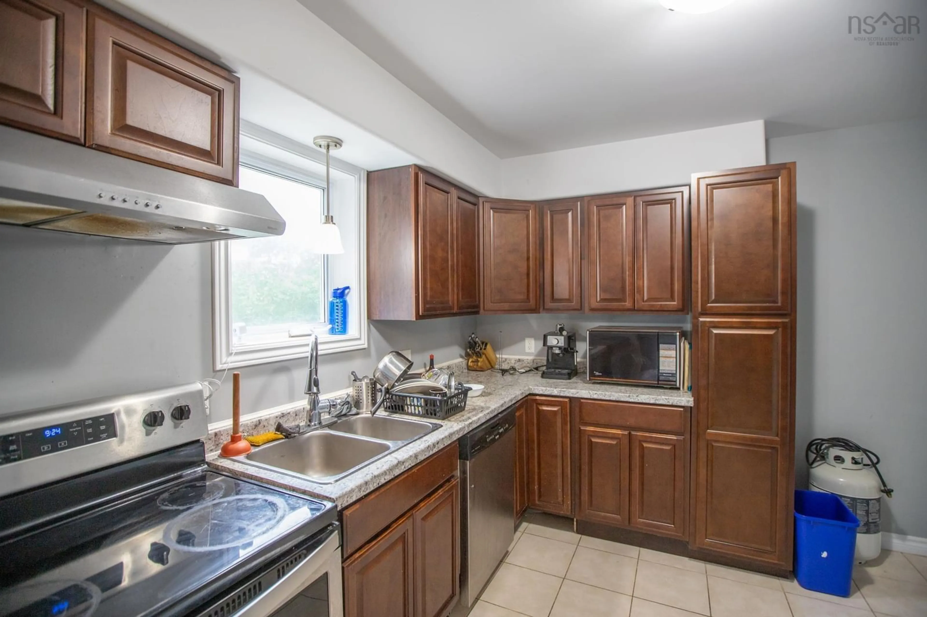 Standard kitchen for 40 Roy Cres, Bedford Nova Scotia B3K 3K3