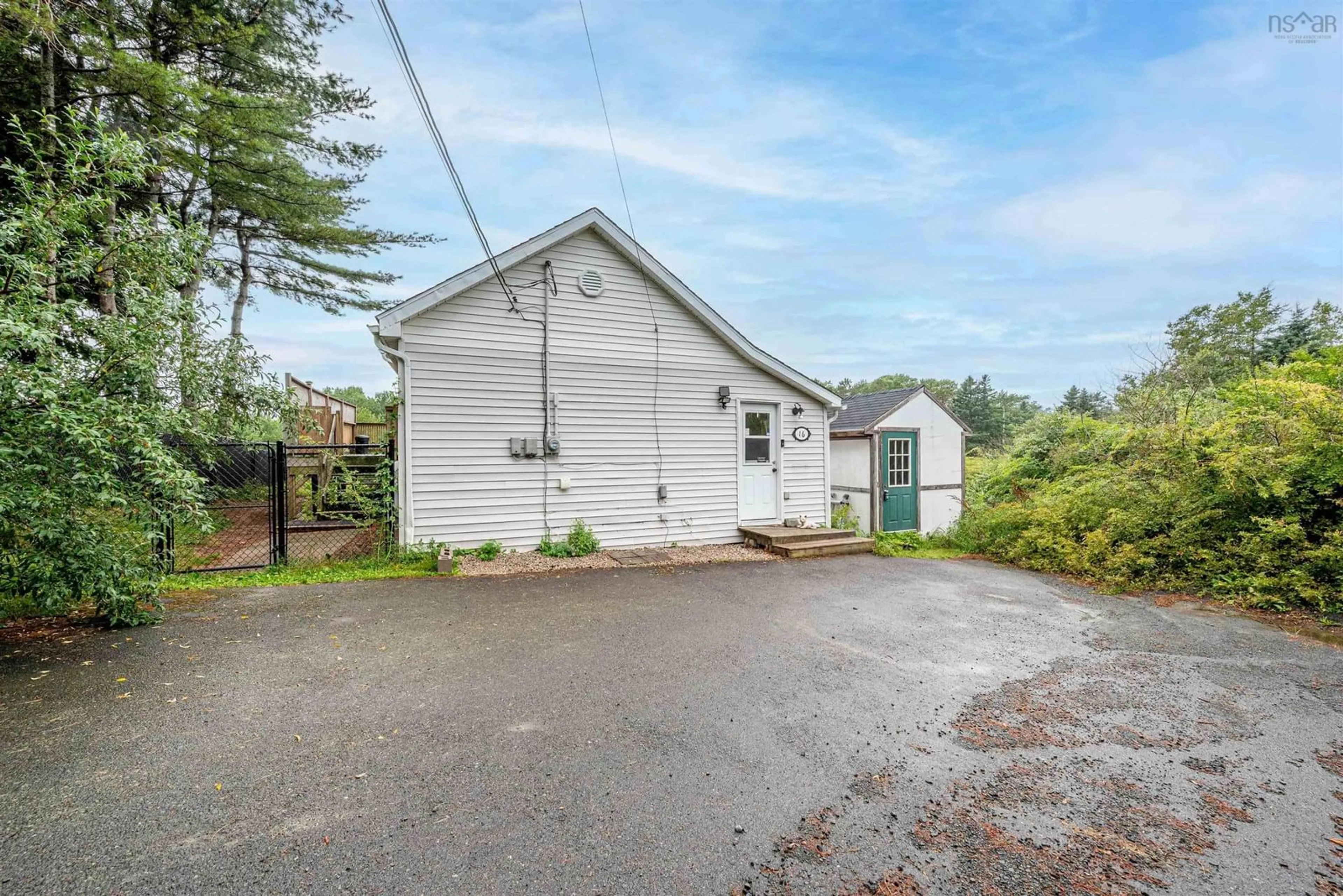 Cottage for 16 Bridgeview Ave, Lower Sackville Nova Scotia B4C 2K6