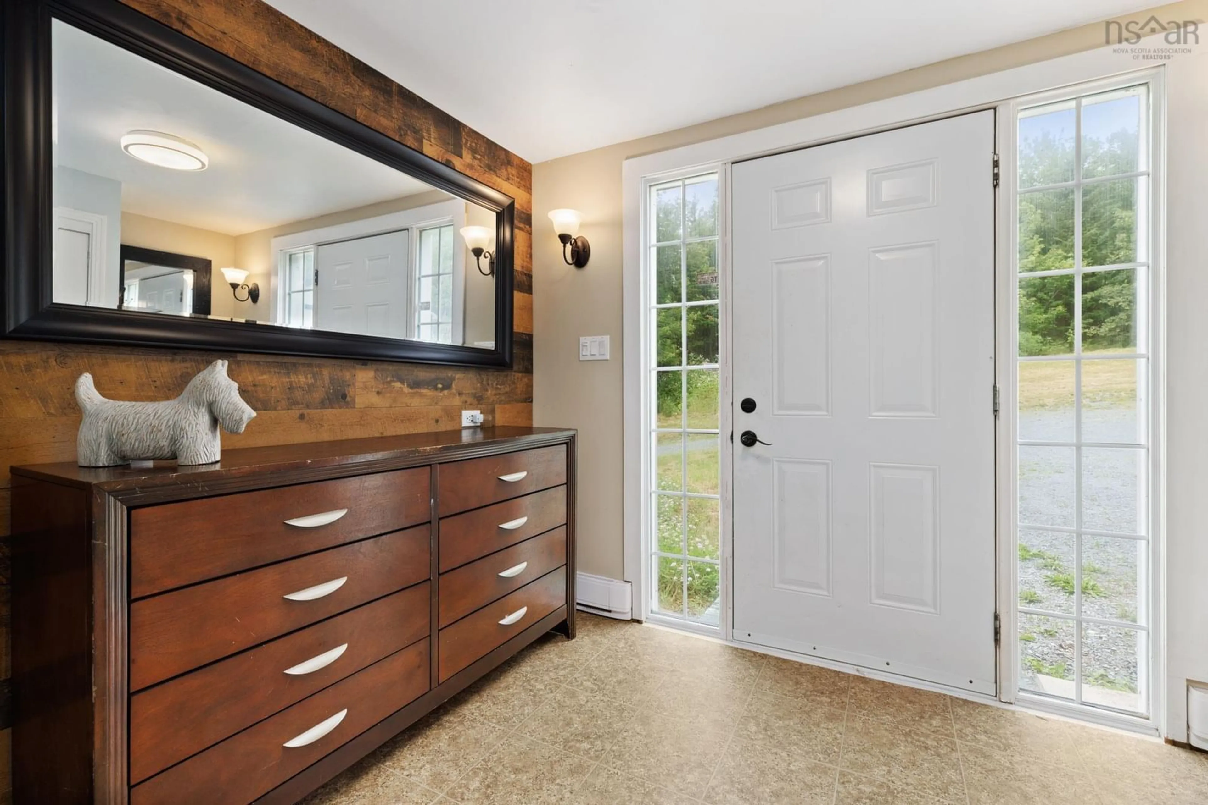 Indoor entryway for 3375 Prospect Rd, Whites Lake Nova Scotia B3T 1Z3