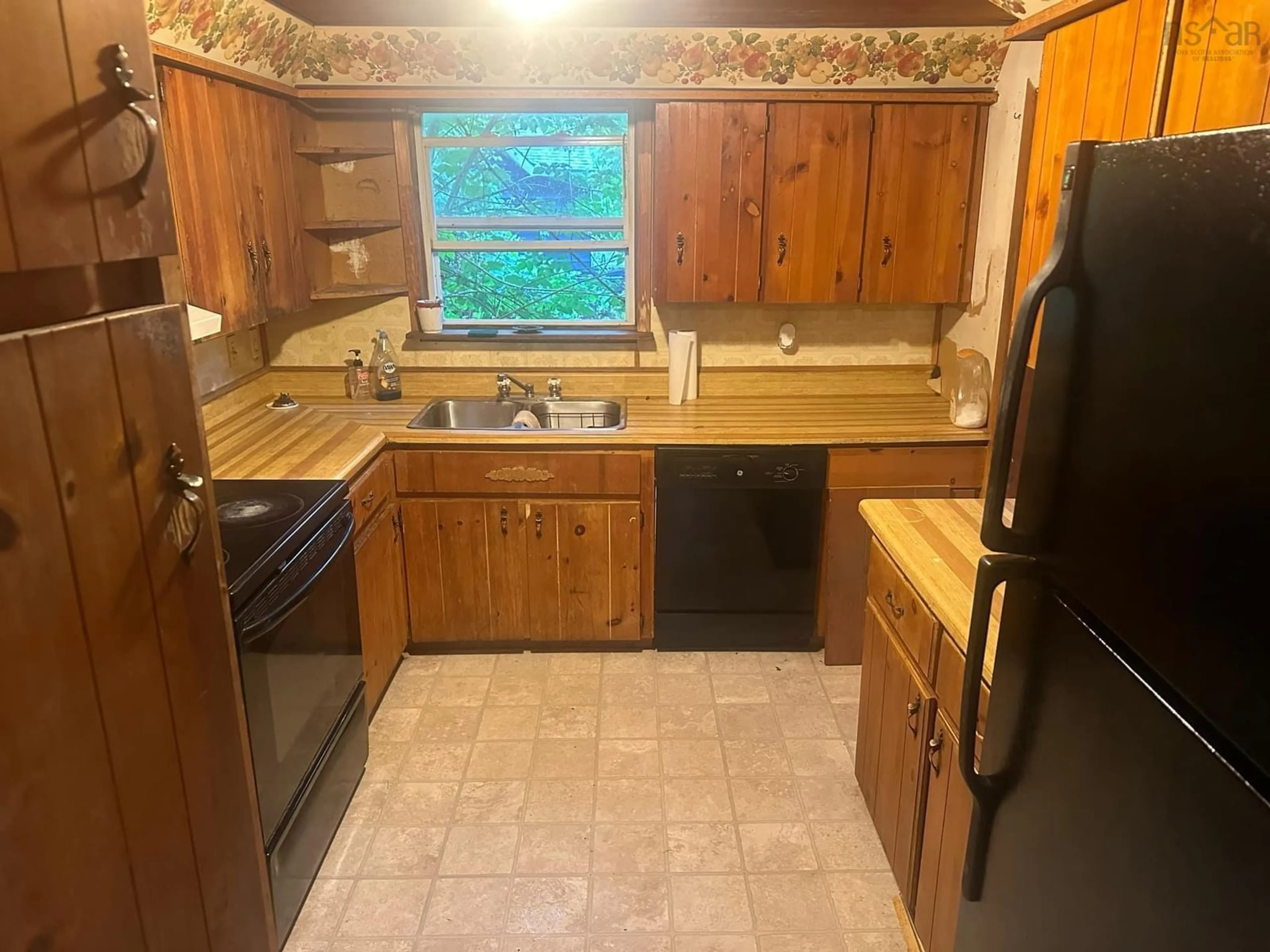 Standard kitchen for 571 Kinsac Rd, Kinsac Nova Scotia B4G 1C8