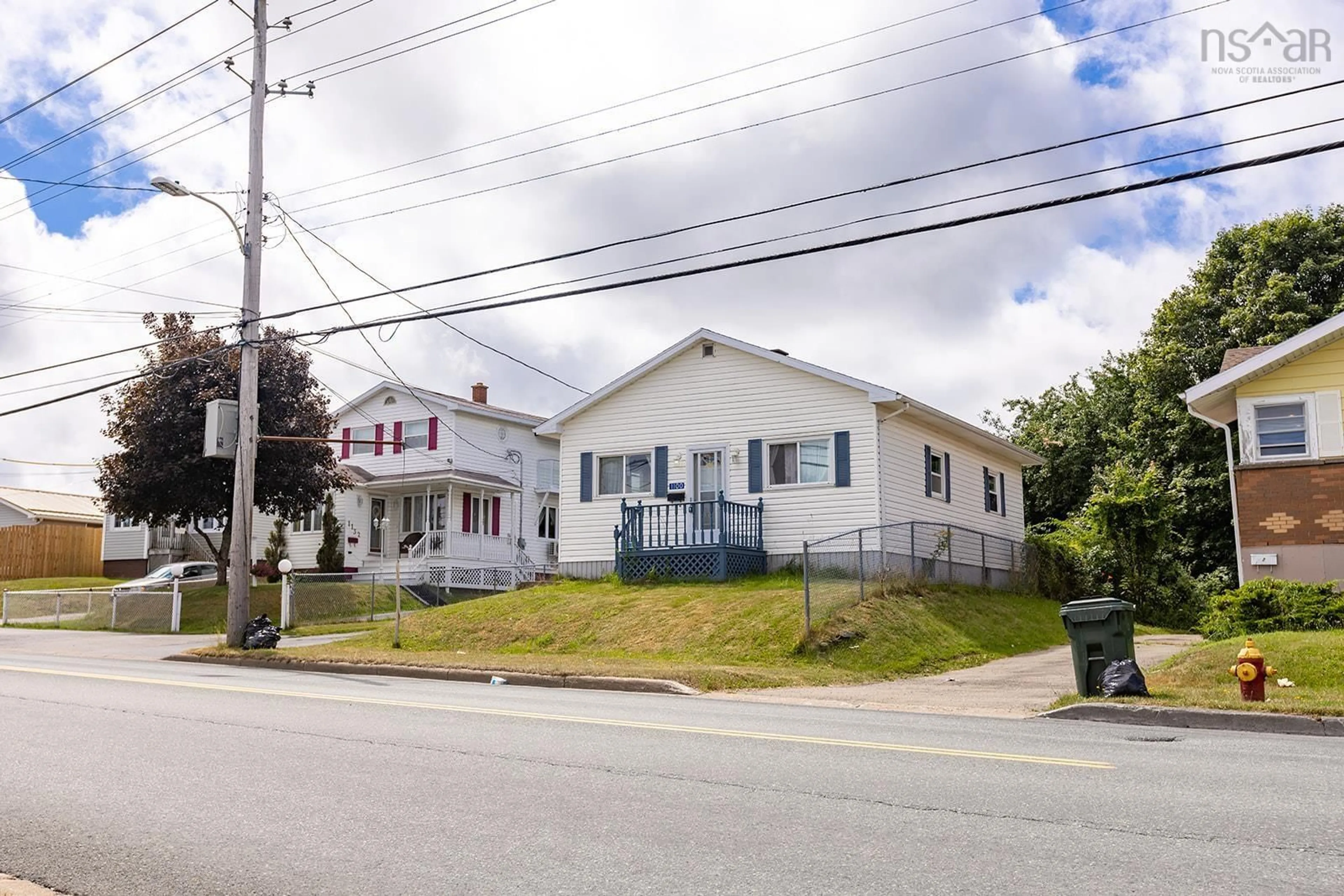 A pic from exterior of the house or condo, the street view for 1100 George St, Sydney Nova Scotia B1P 1N2