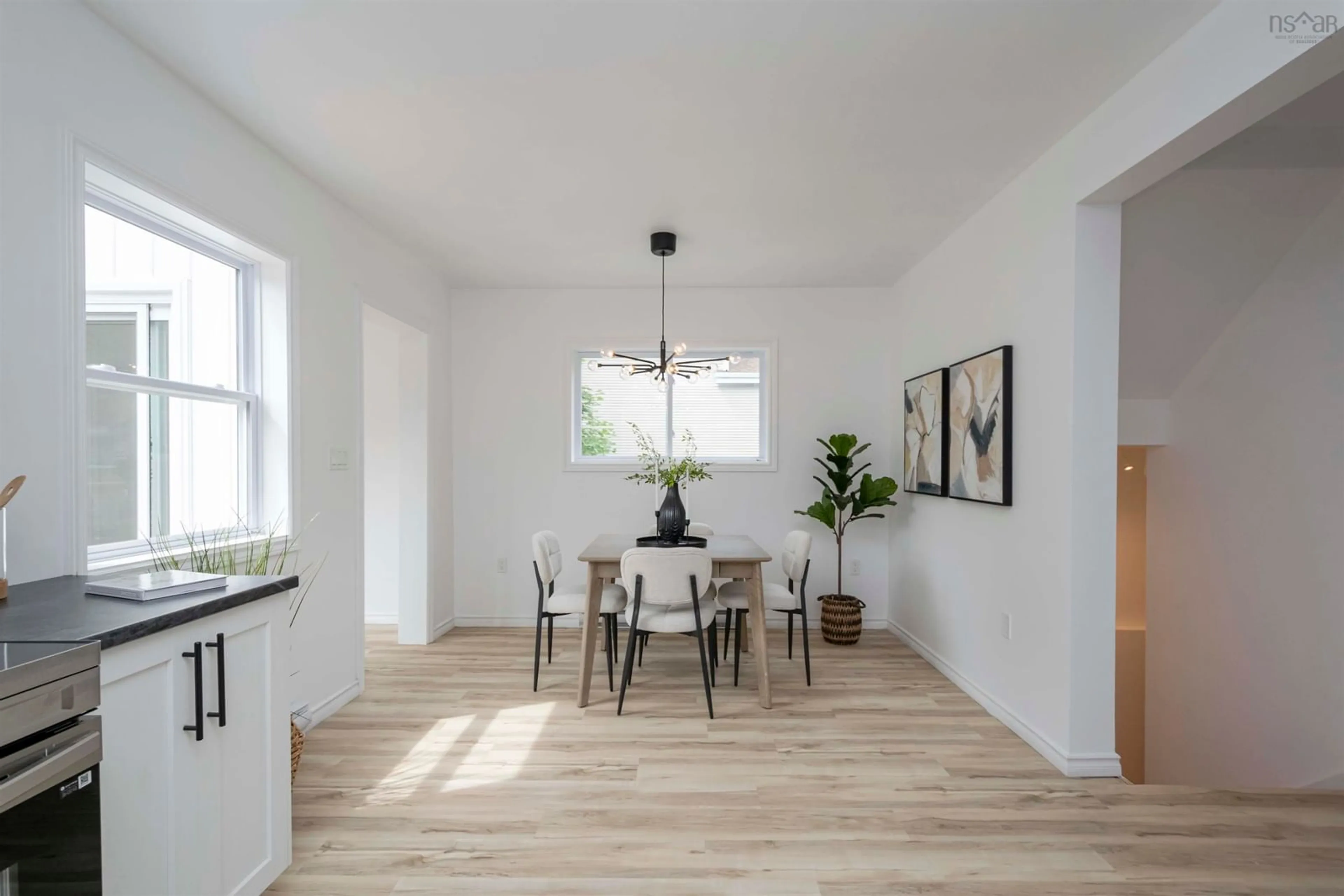 Dining room, wood floors, cottage for 15 Winchester Avenue, Halifax Nova Scotia B3P 2C9