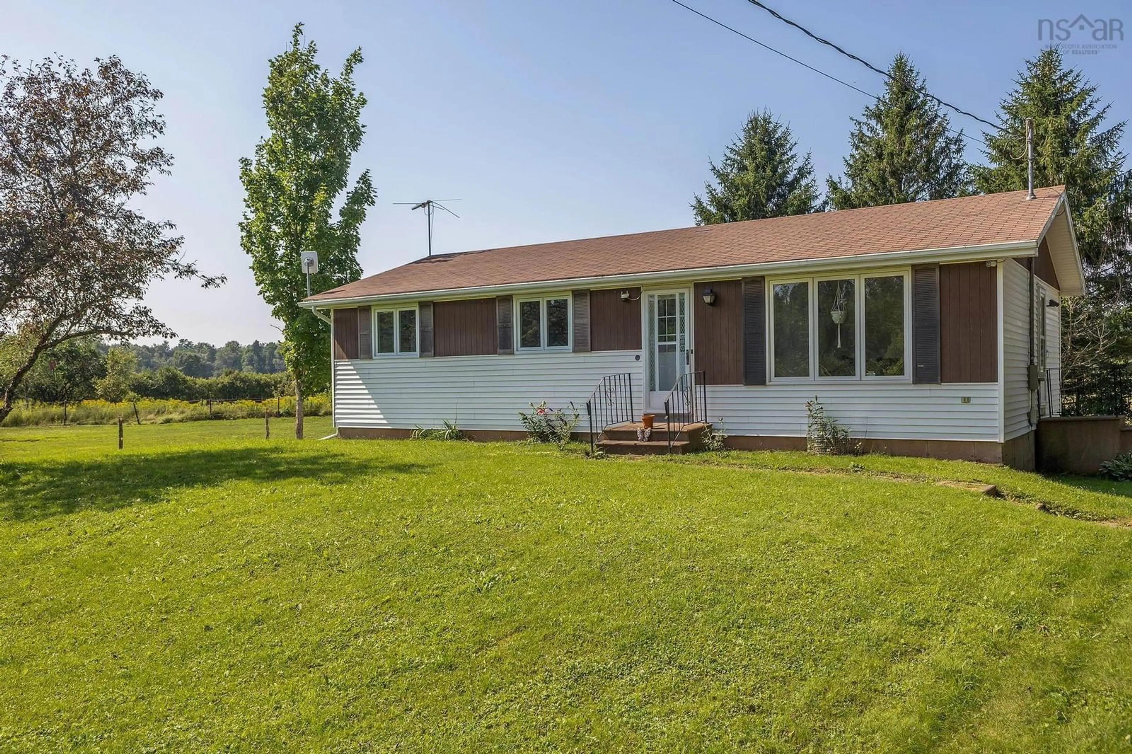 Frontside or backside of a home, cottage for 161 Valley Rd, Valley Nova Scotia B6L 4M1