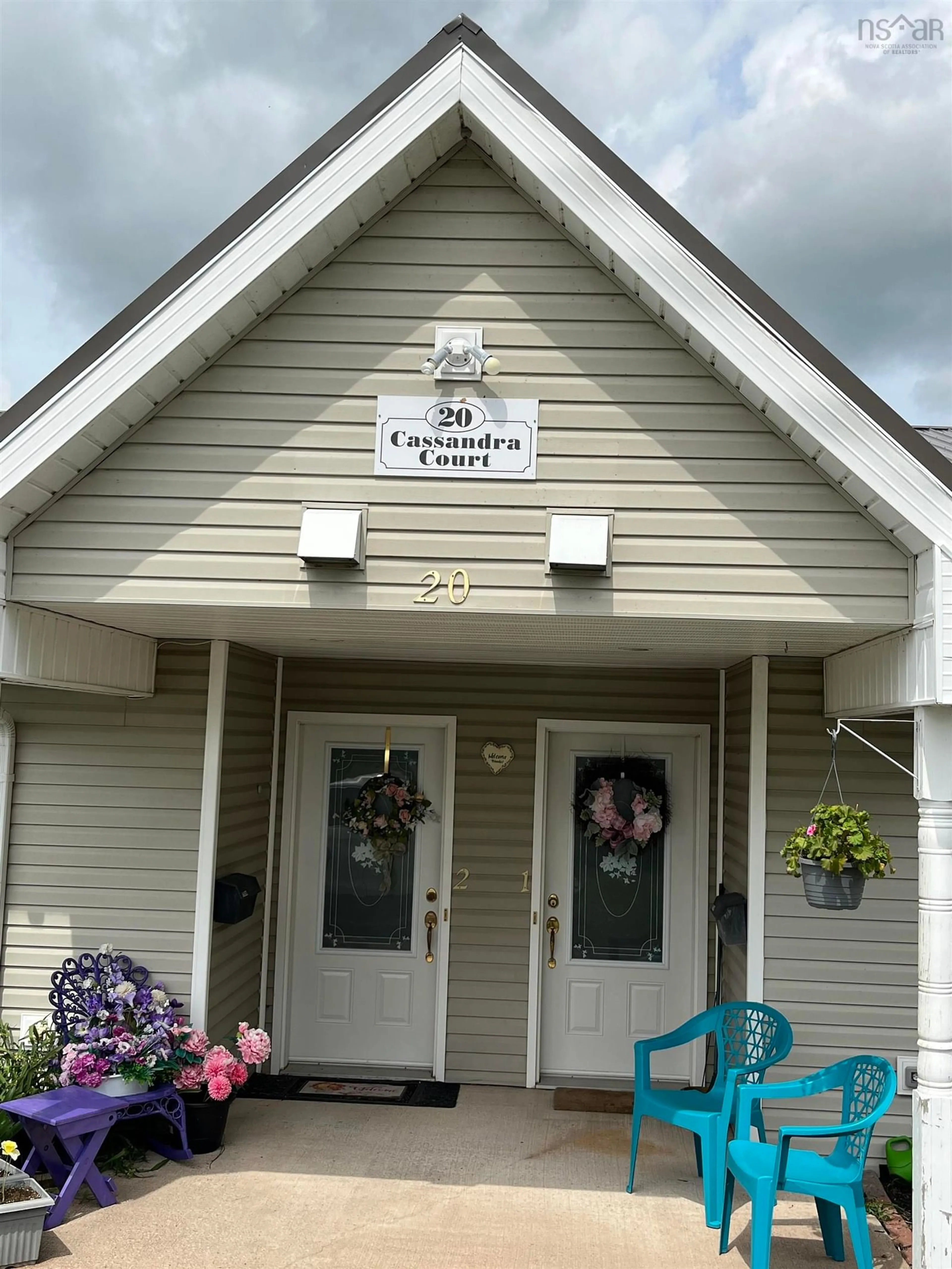 Indoor foyer for 20 Cassandra Crt, Valley Nova Scotia B2N 7H5