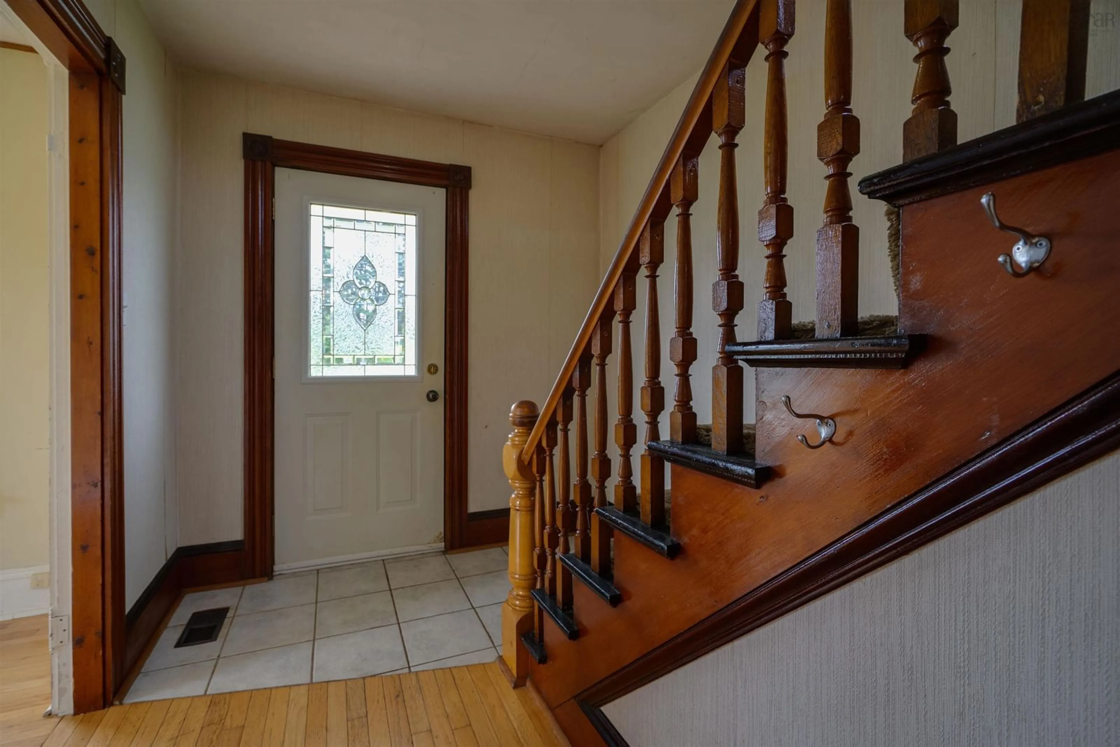 Indoor foyer for 8 Mackay Lane, Tiverton Nova Scotia B0V 1G0