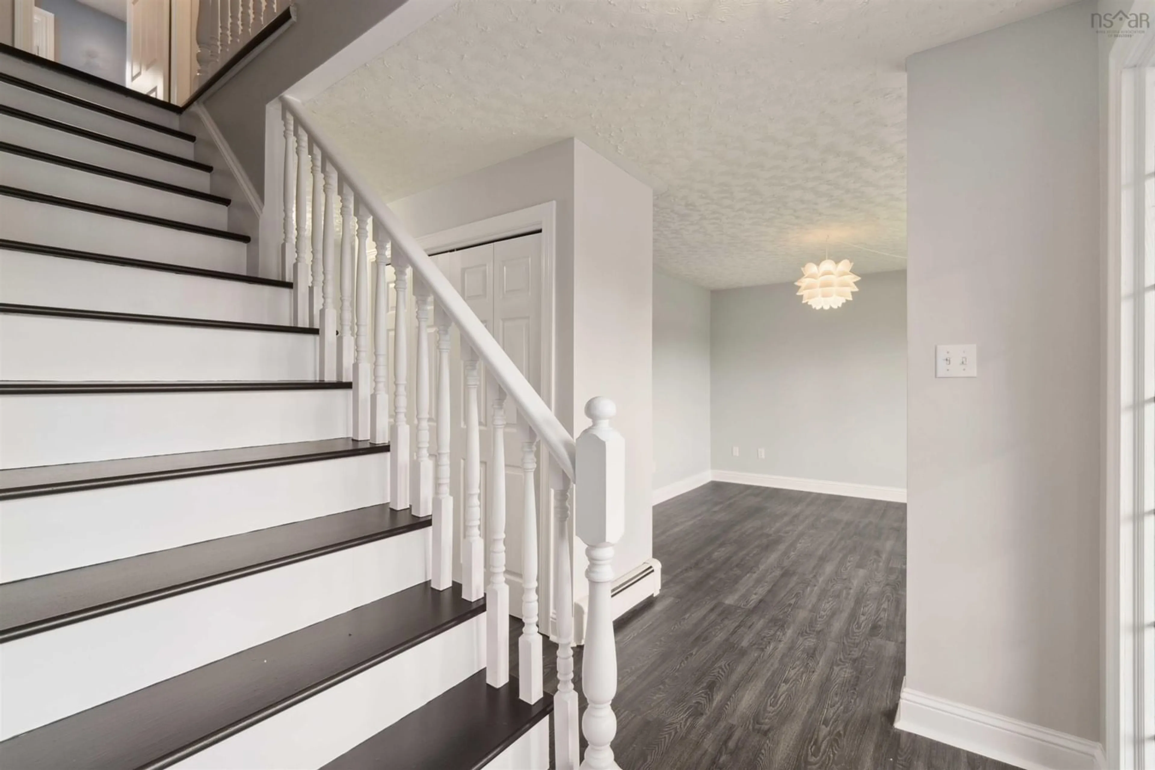 Stairs for 2385 Sackville Dr, Upper Sackville Nova Scotia B4E 3C6