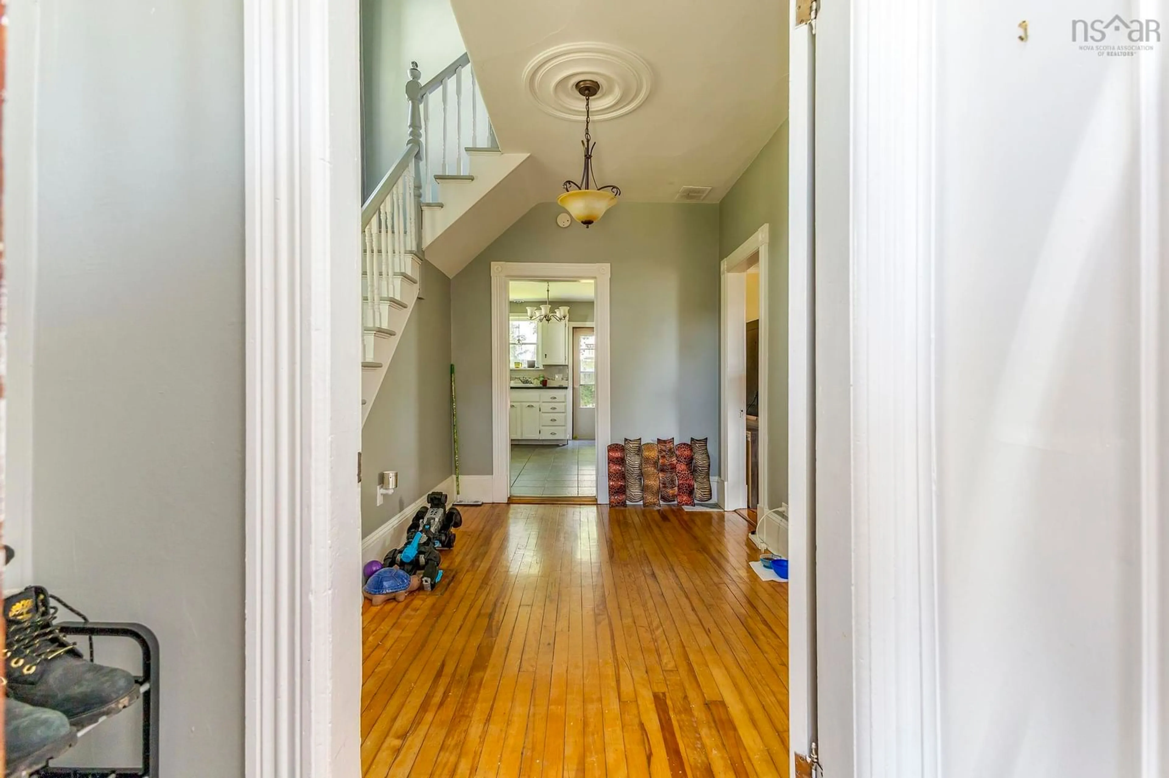 Indoor foyer, wood floors for 456 Pleasant St, New Glasgow Nova Scotia B2H 2Z6