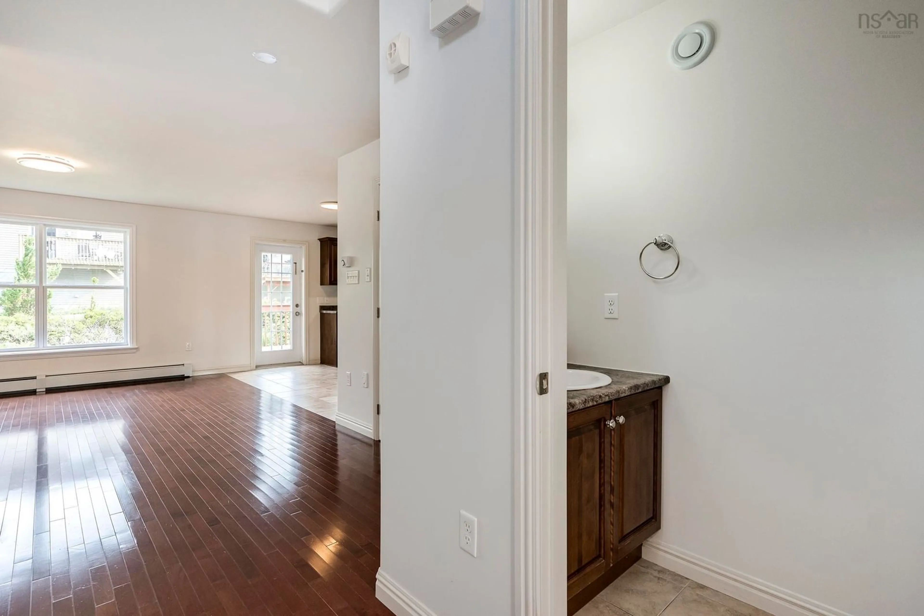 Indoor entryway, wood floors for 49 Merchant Crt, Halifax Nova Scotia B3M 0A8