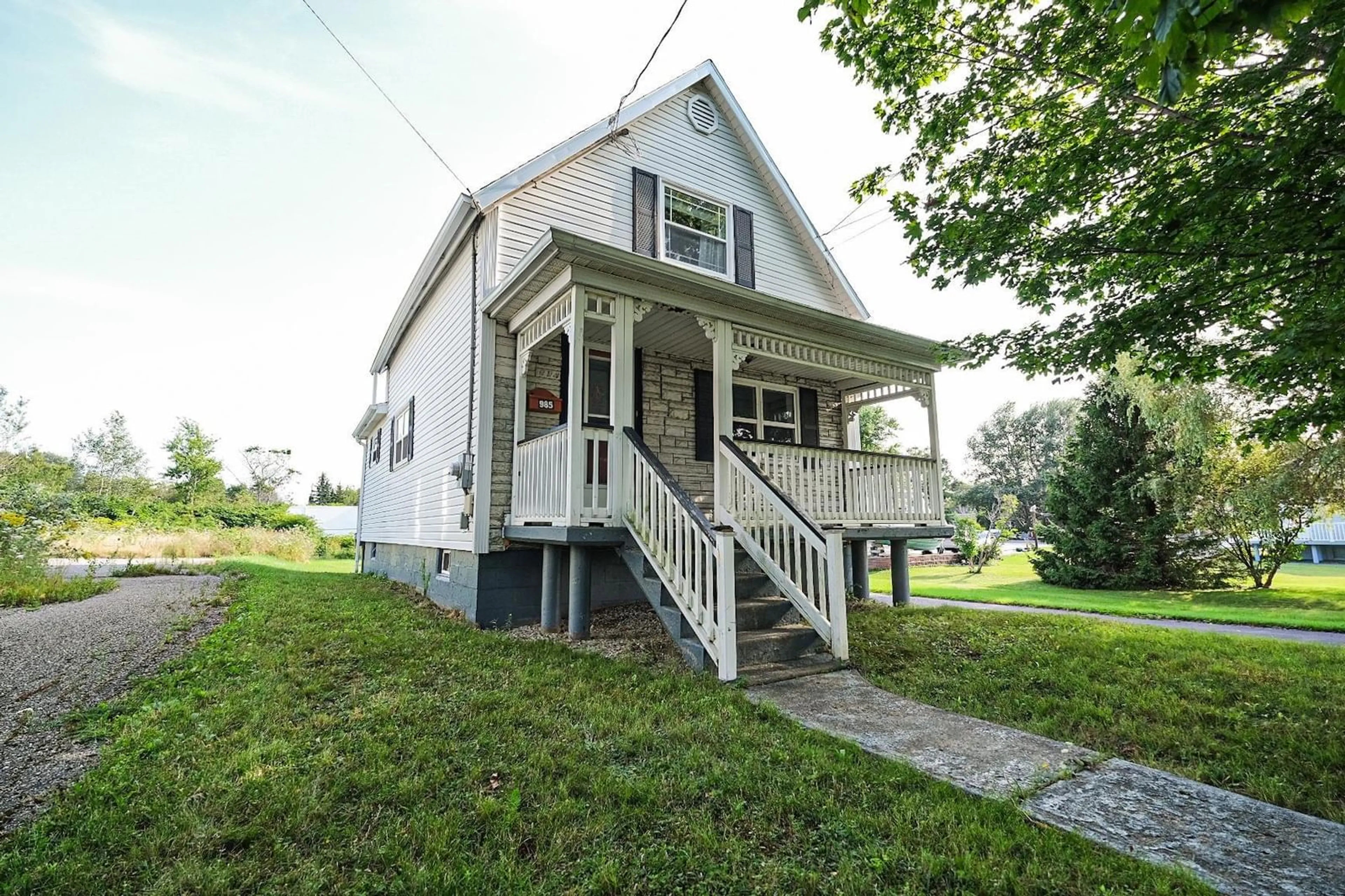 Frontside or backside of a home, cottage for 985 Main St, Sydney Mines Nova Scotia B1V 2M7