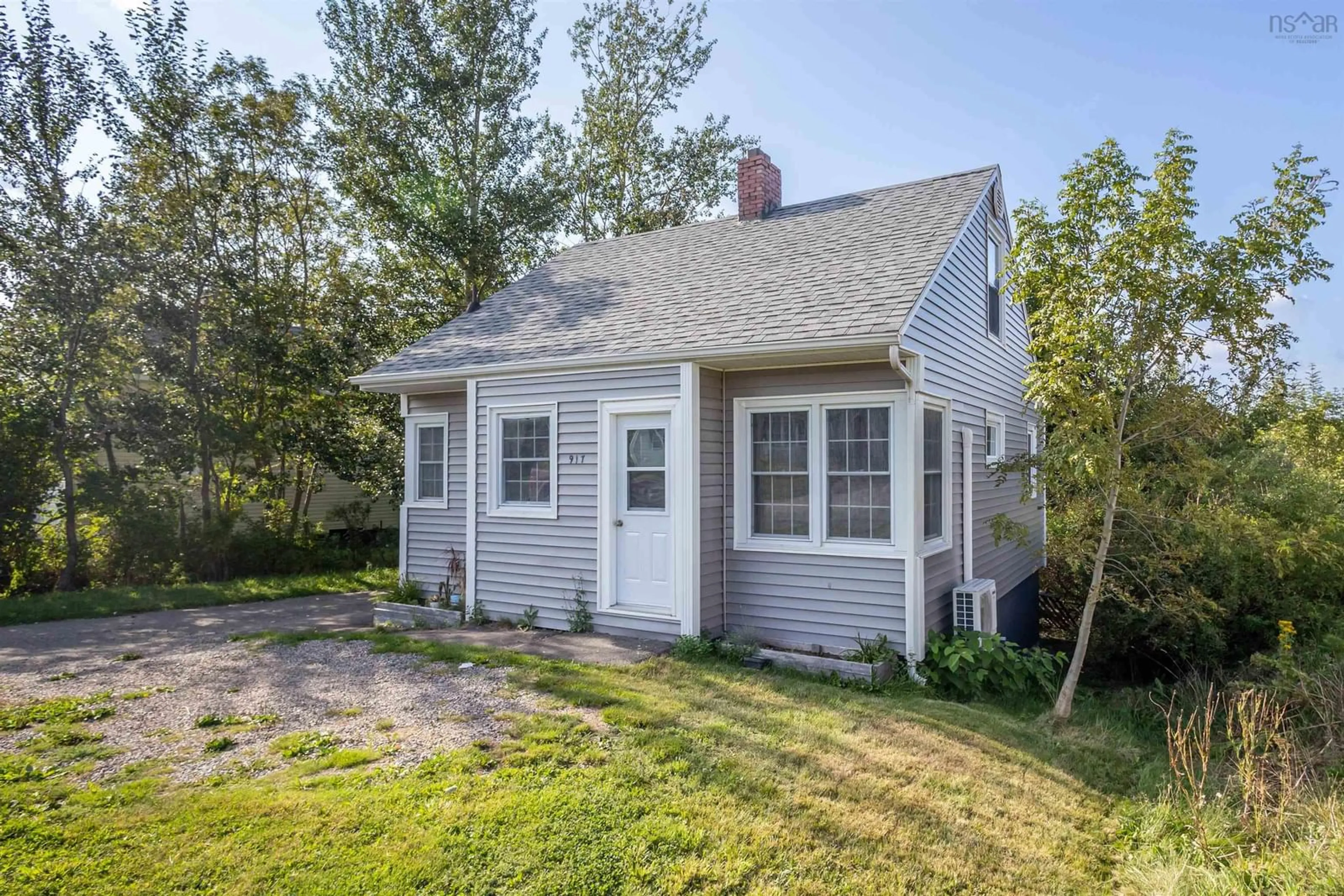 Cottage for 917 Upper Prince St, Sydney Nova Scotia B1P 5N8