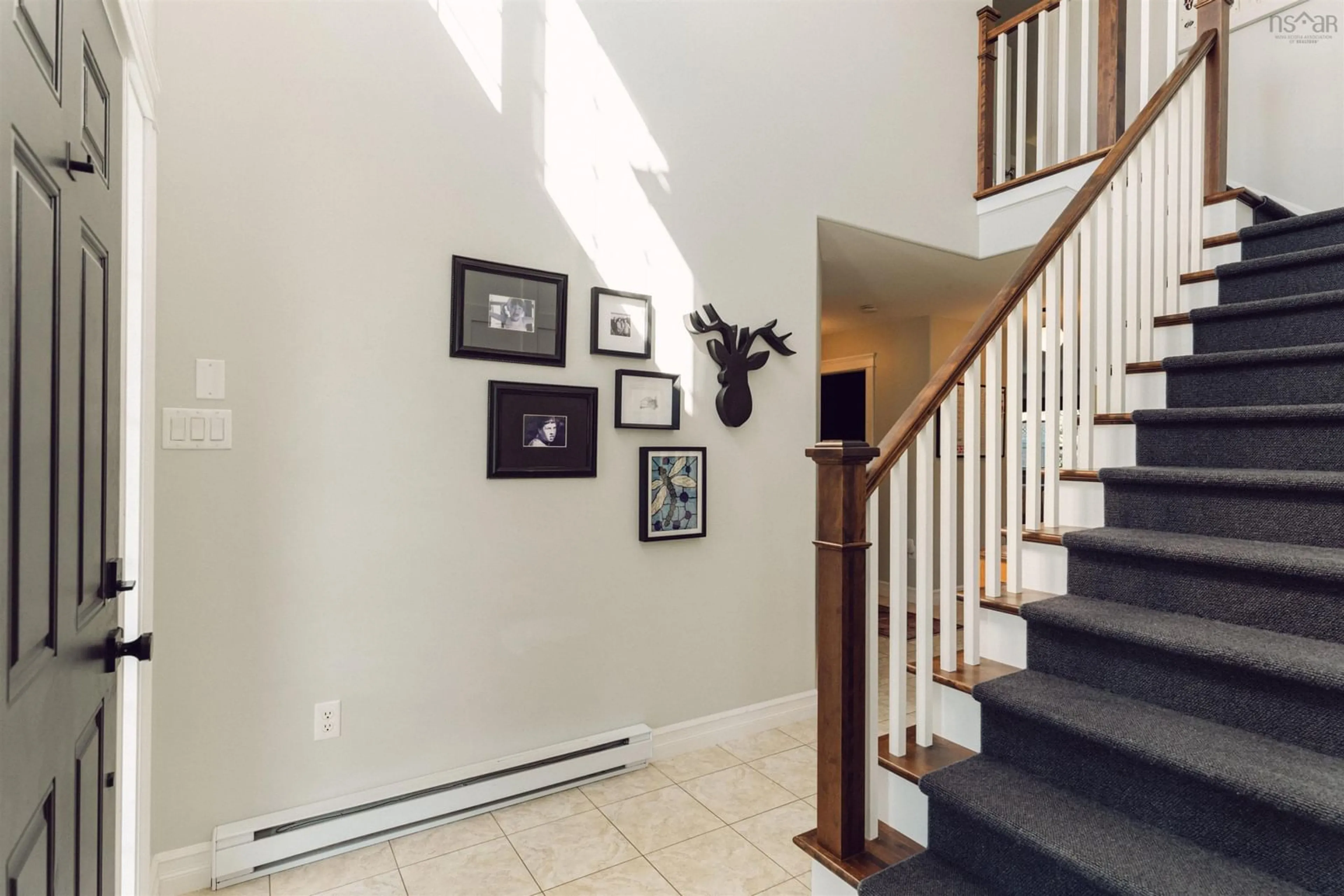 Indoor foyer, wood floors for 942 Basinview Dr, Bedford Nova Scotia B4A 4K9