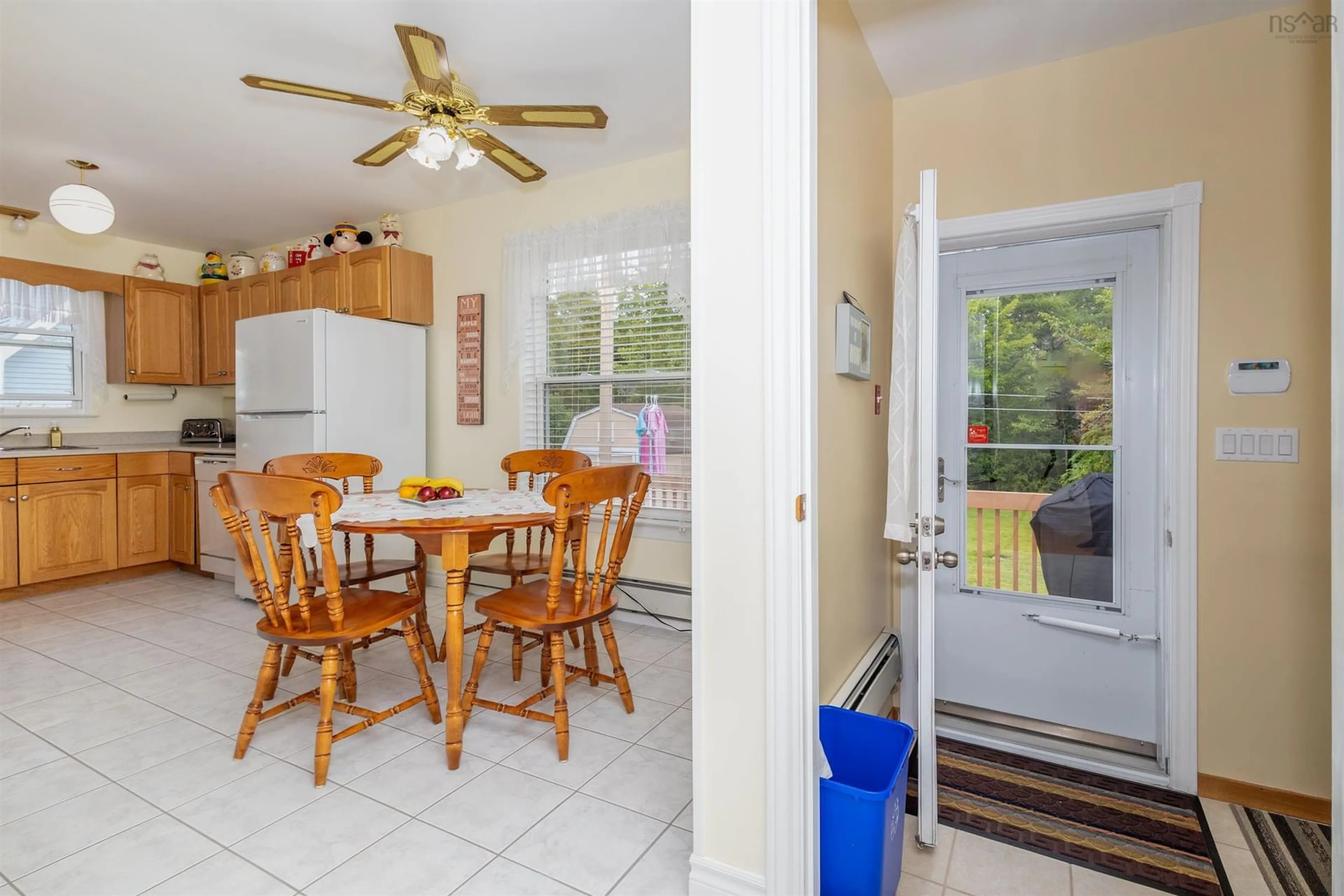 Dining room for 28 Centennial Dr, Sydney Nova Scotia B1P 3Z5