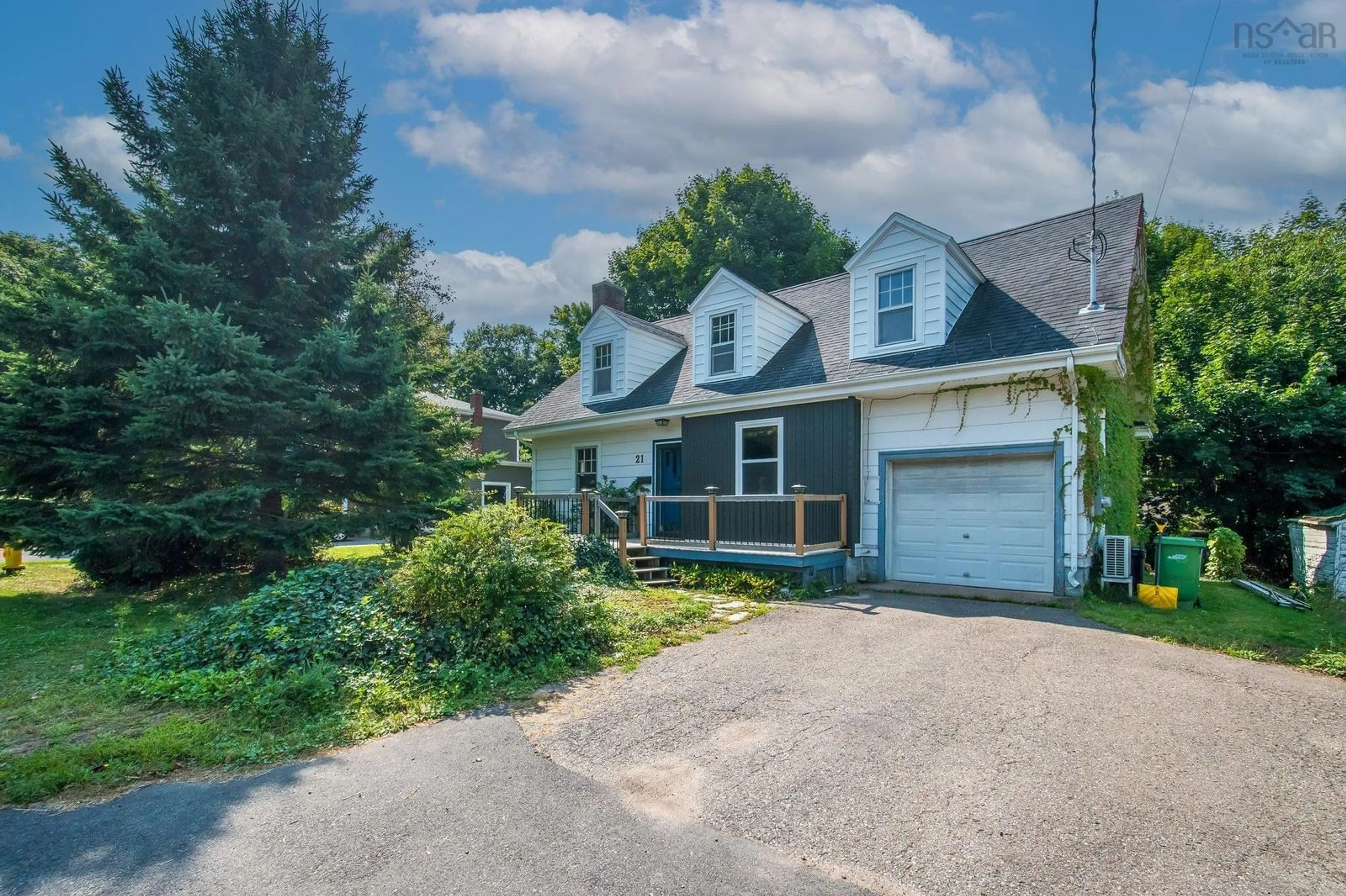 A pic from exterior of the house or condo, cottage for 21 Colonial Ave, Kentville Nova Scotia B4N 1Z5