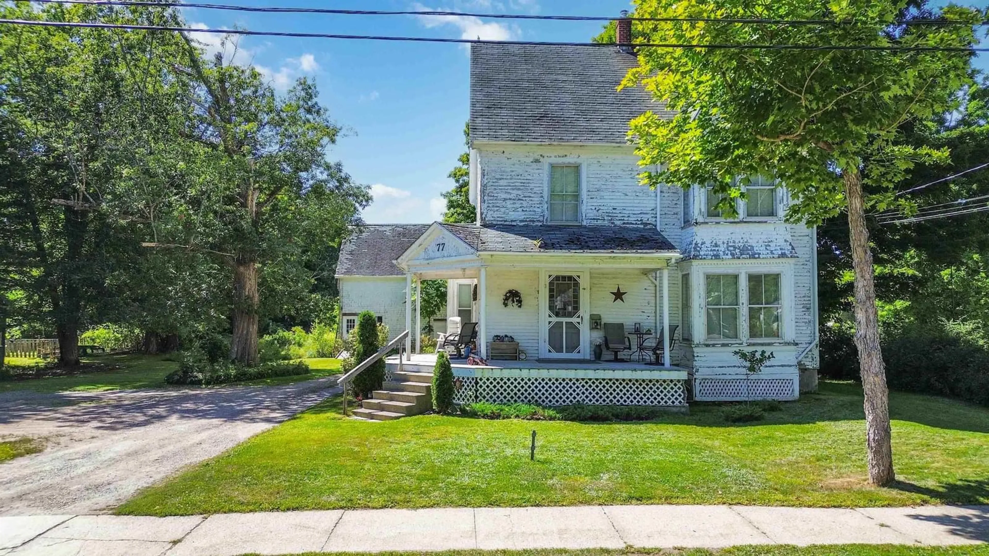 Frontside or backside of a home, cottage for 77 School St, Middleton Nova Scotia B4V 3P4