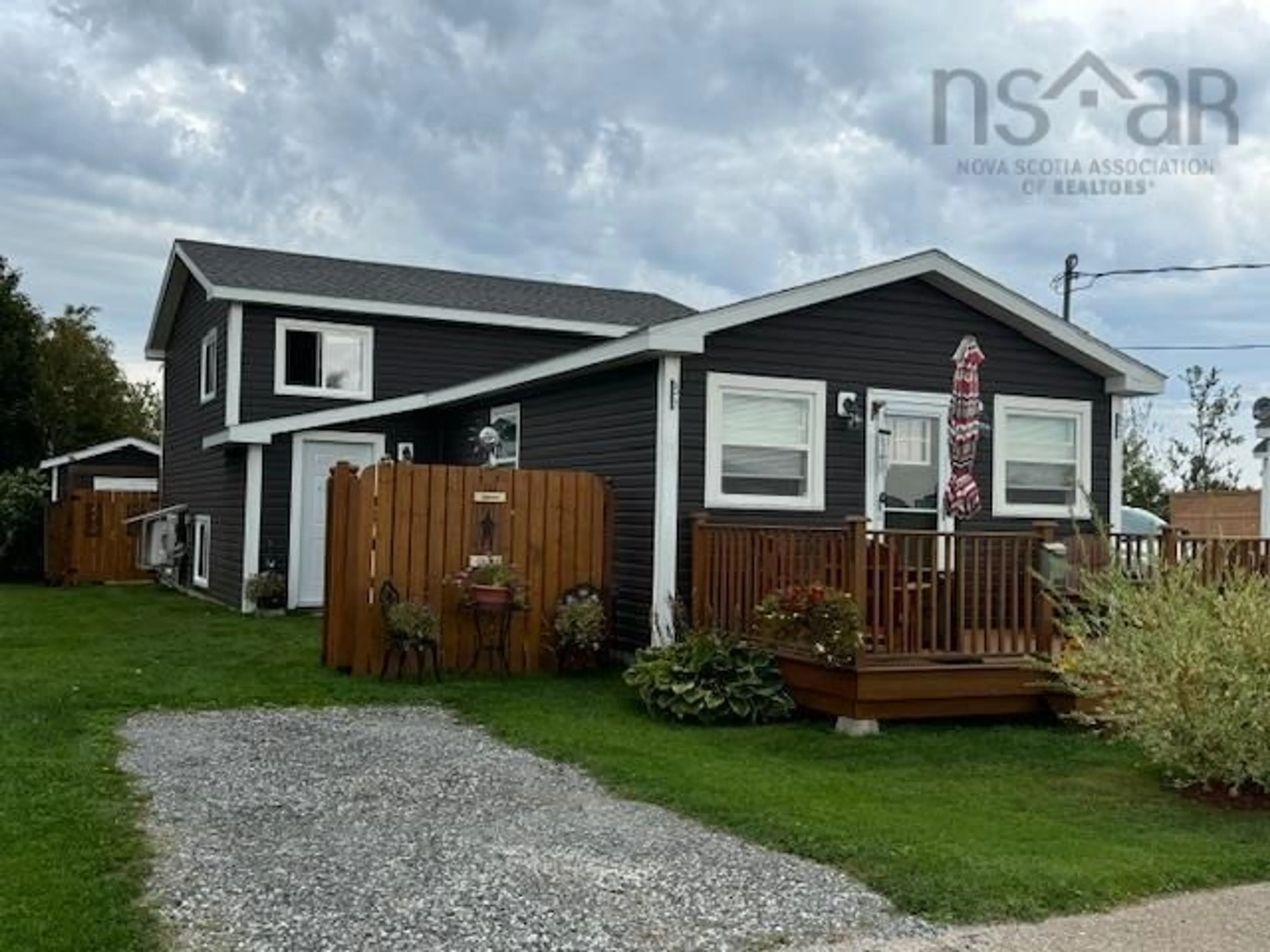 Frontside or backside of a home for 138 Stanley St, North Sydney Nova Scotia B2A 1W3