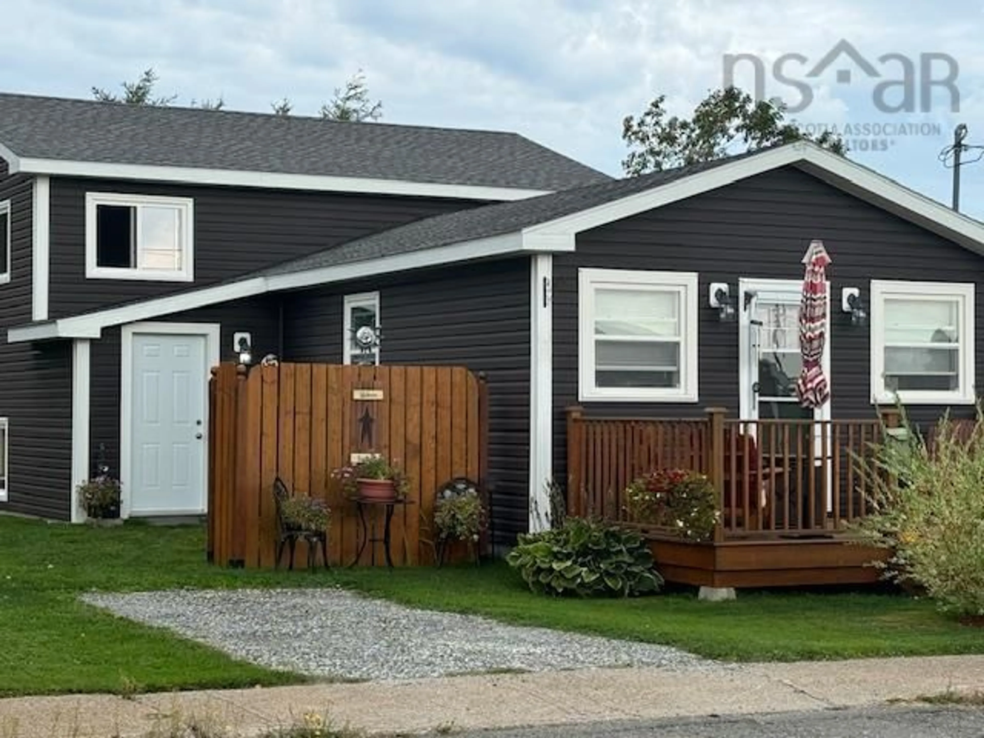 Frontside or backside of a home for 138 Stanley St, North Sydney Nova Scotia B2A 1W3