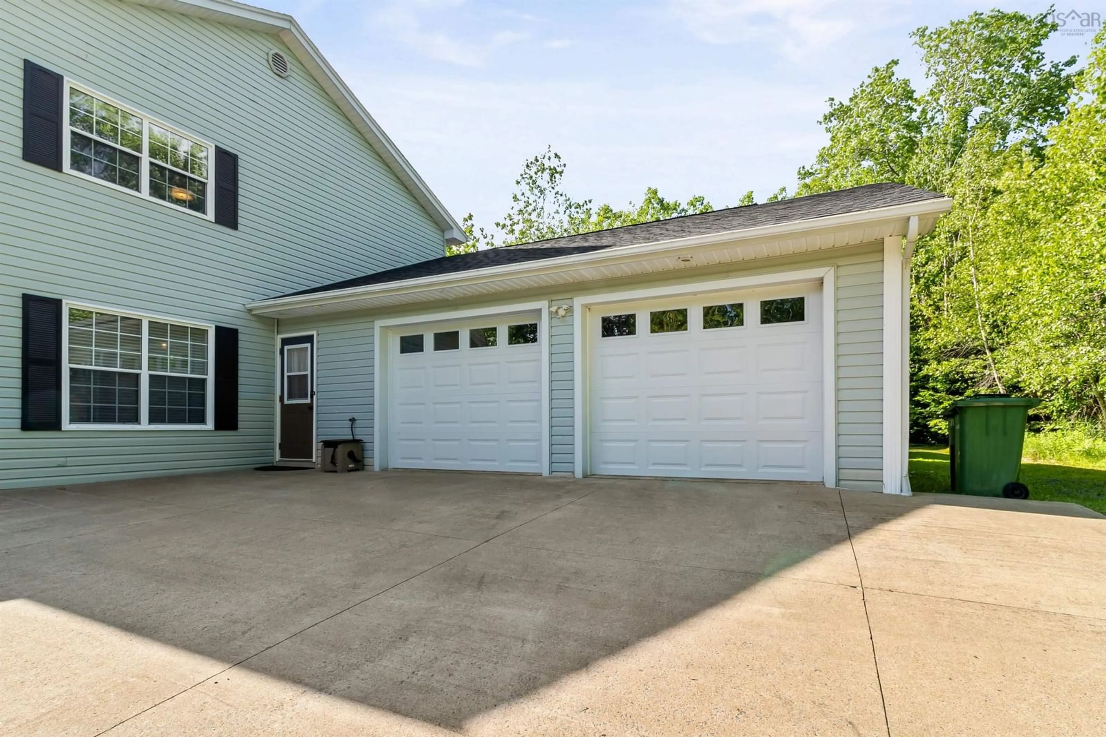 Indoor garage, cement floor for 85 St Andrews Dr, Fall River Nova Scotia B2T 1R4