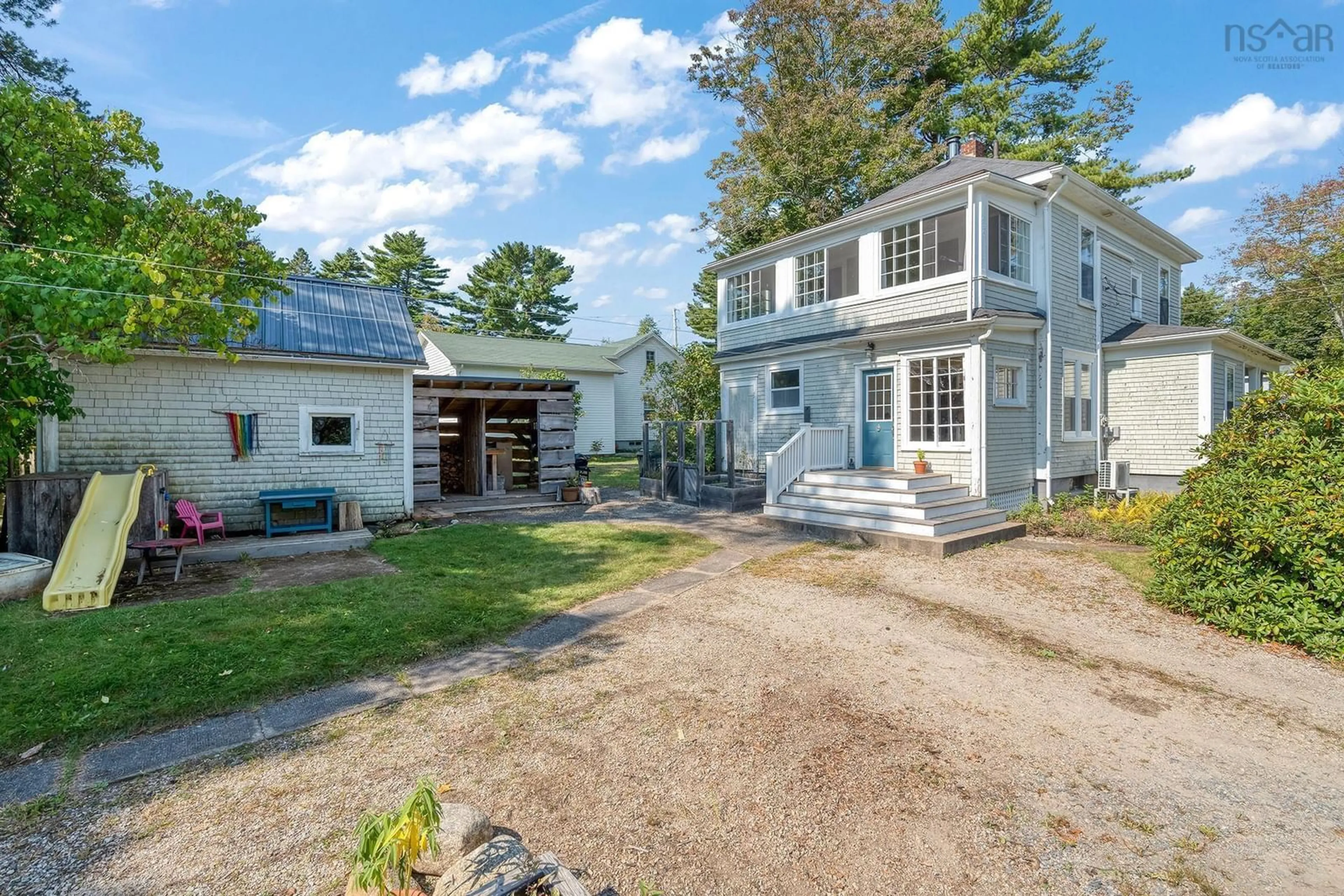 Cottage for 75 Clairmont St, Mahone Bay Nova Scotia B0J 2E0