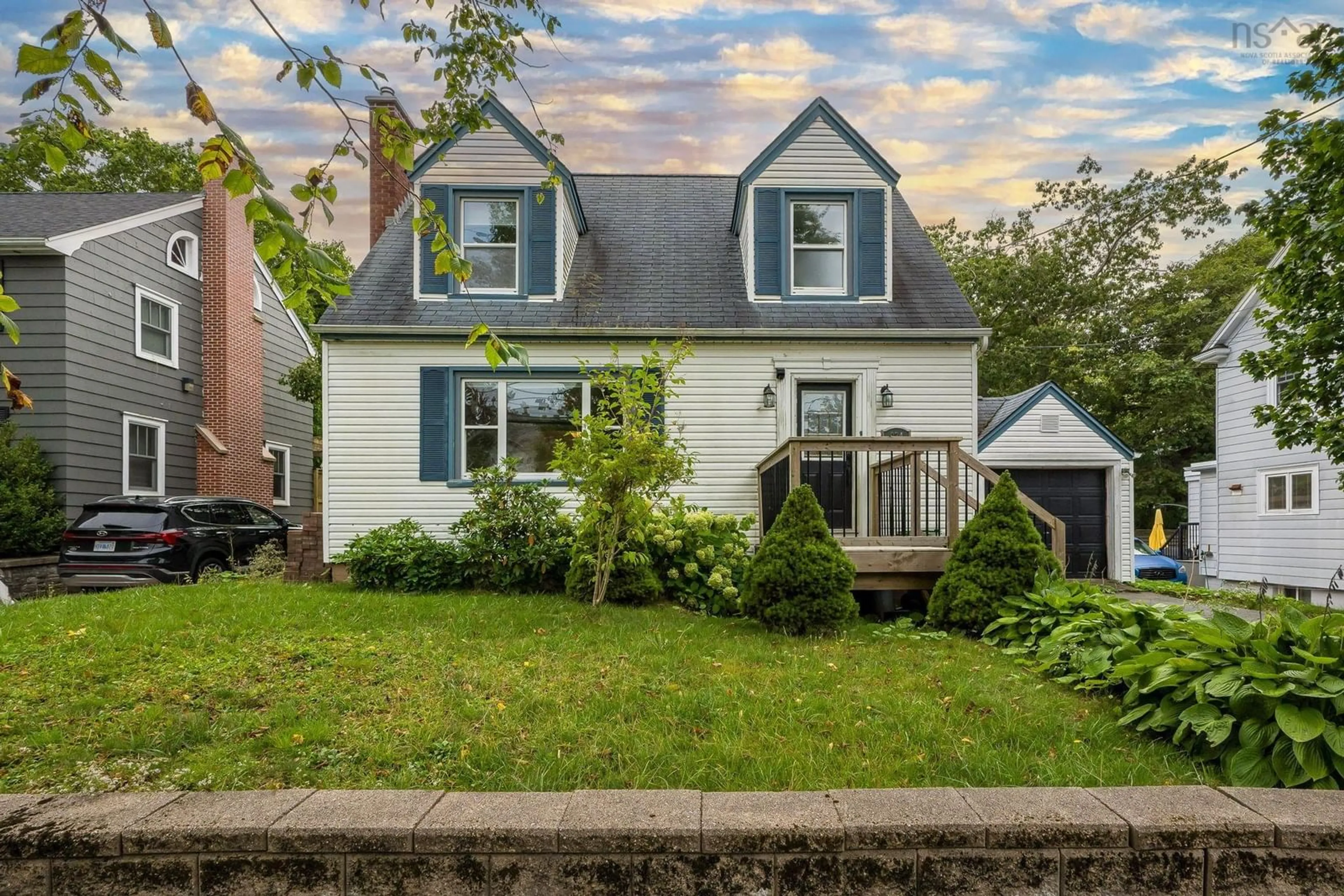 Frontside or backside of a home, cottage for 934 Robie St, Halifax Nova Scotia B3H 3C4