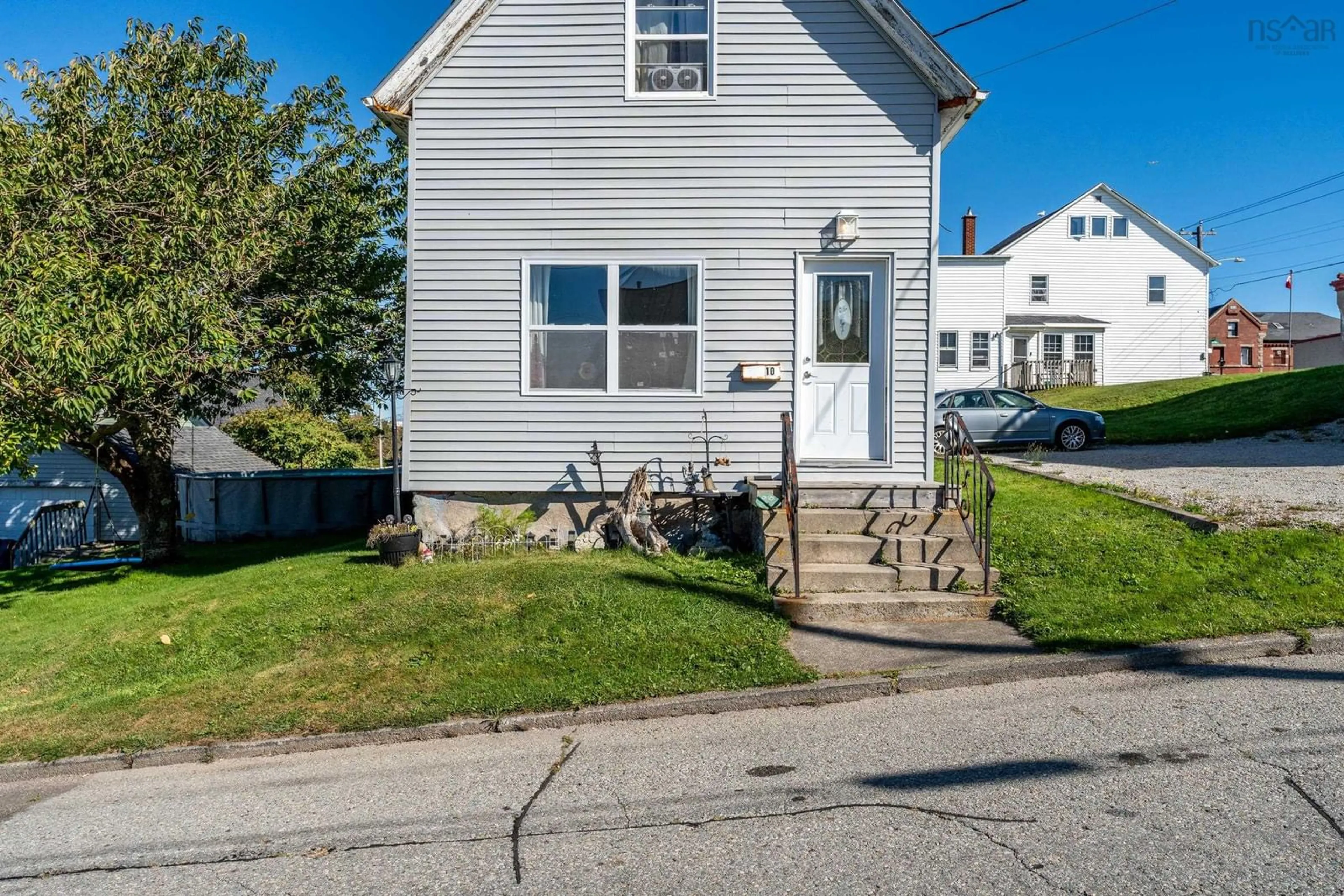 A pic from exterior of the house or condo, the street view for 10 Store St, Yarmouth Nova Scotia B5A 2Z2