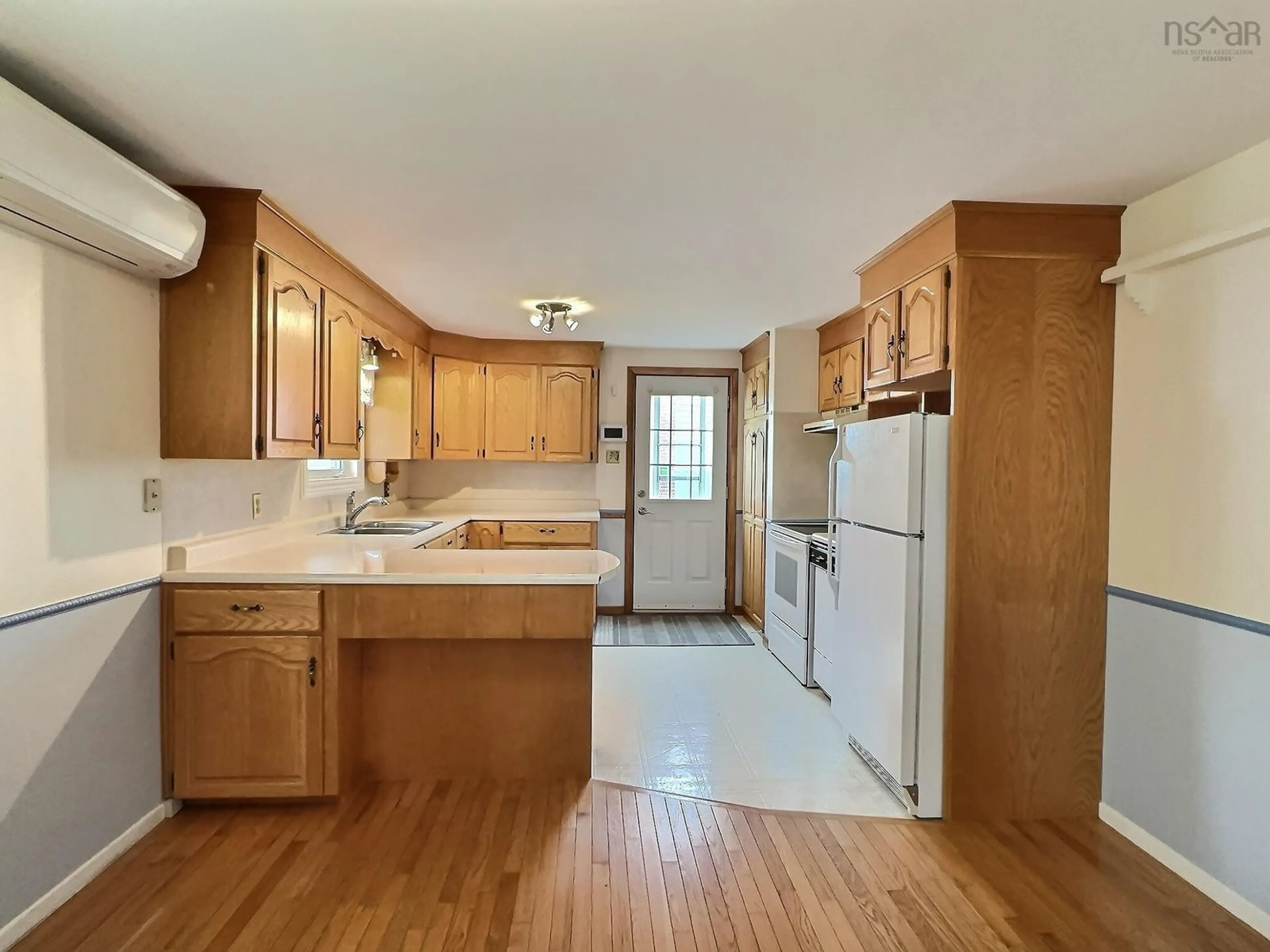 Standard kitchen, wood floors, cottage for 20 Vance Dr, Bible Hill Nova Scotia B2N 2Z5