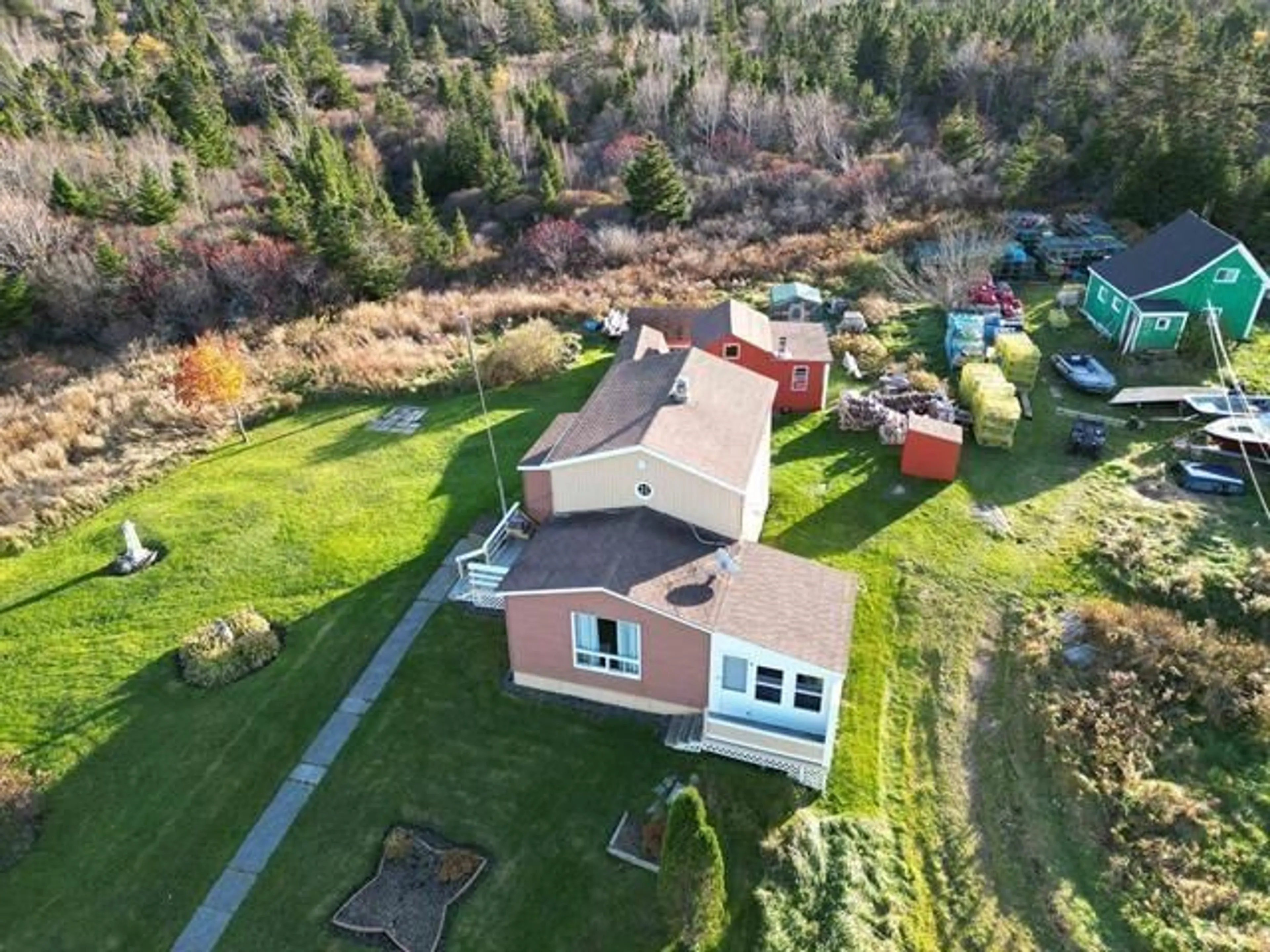 A pic from outside/outdoor area/front of a property/back of a property/a pic from drone, unknown for 870 Union St, Canso Nova Scotia B0H 1H0