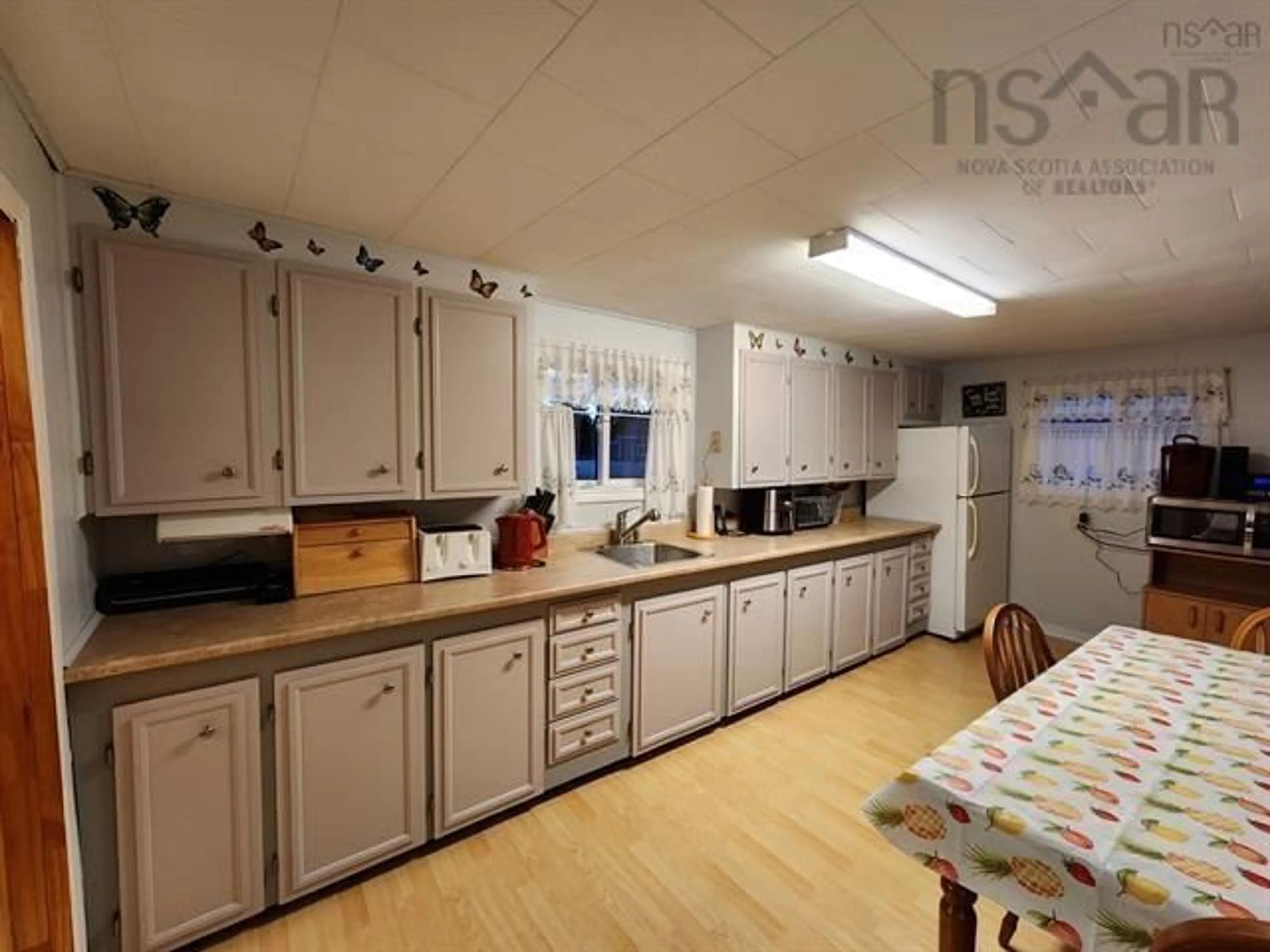 Standard kitchen, unknown for 870 Union St, Canso Nova Scotia B0H 1H0