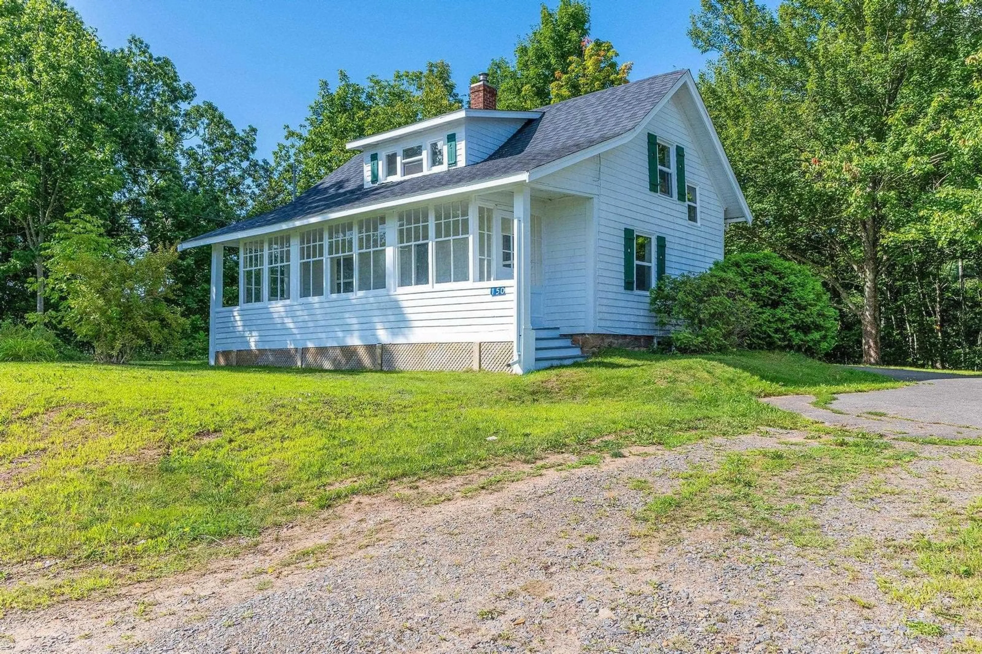 A pic from exterior of the house or condo, cottage for 150 Maple Ave, Wolfville Nova Scotia B4P 2L9