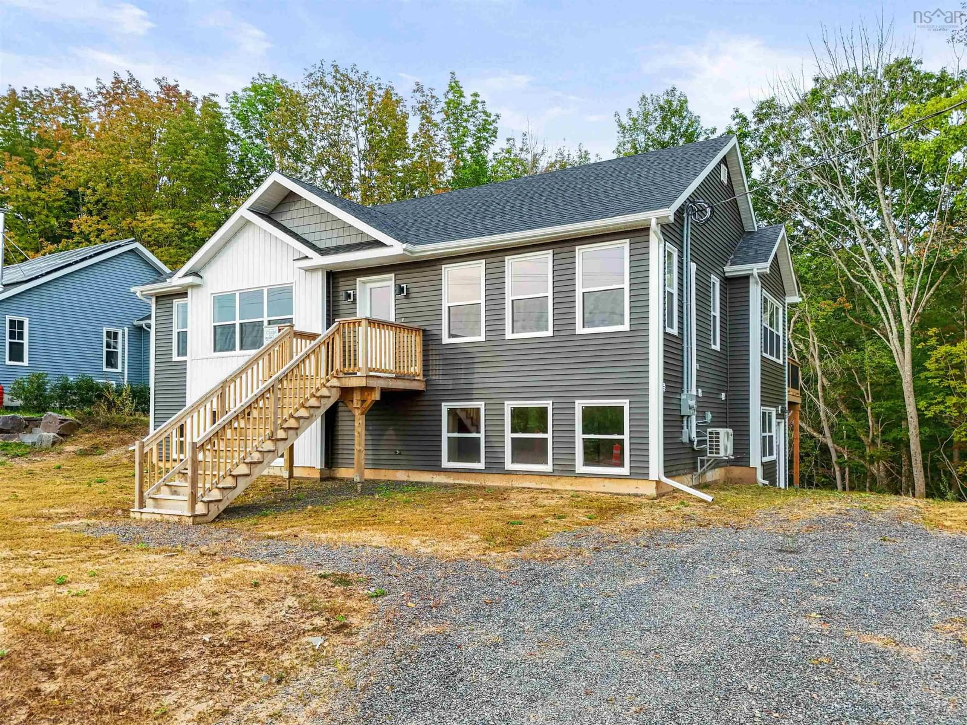 Frontside or backside of a home, cottage for 136 Maple Ave, Wolfville Nova Scotia B4P 2L9