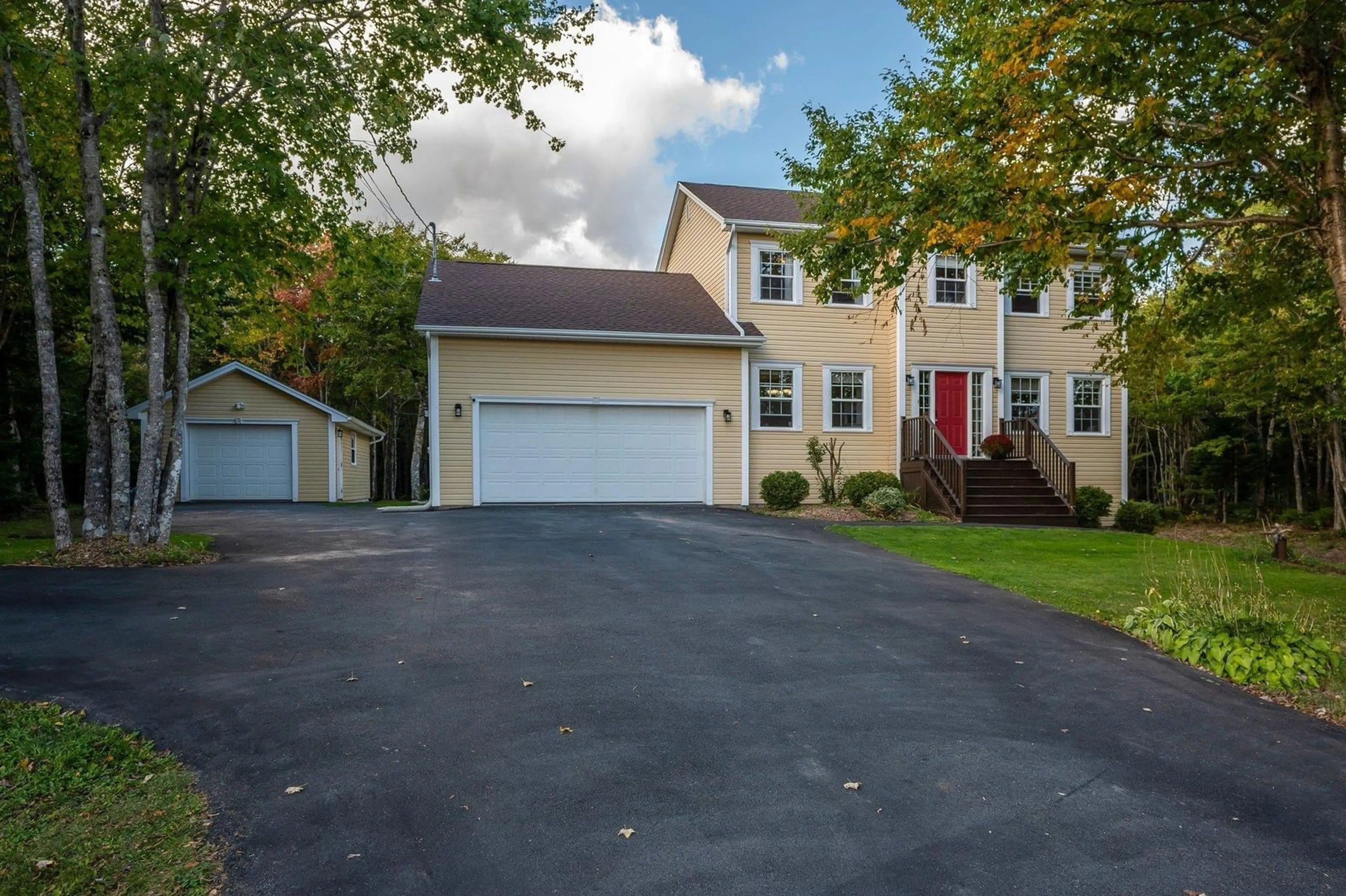 A pic from exterior of the house or condo, the street view for 180 Daisywood Dr, Hammonds Plains Nova Scotia B4B 0E1