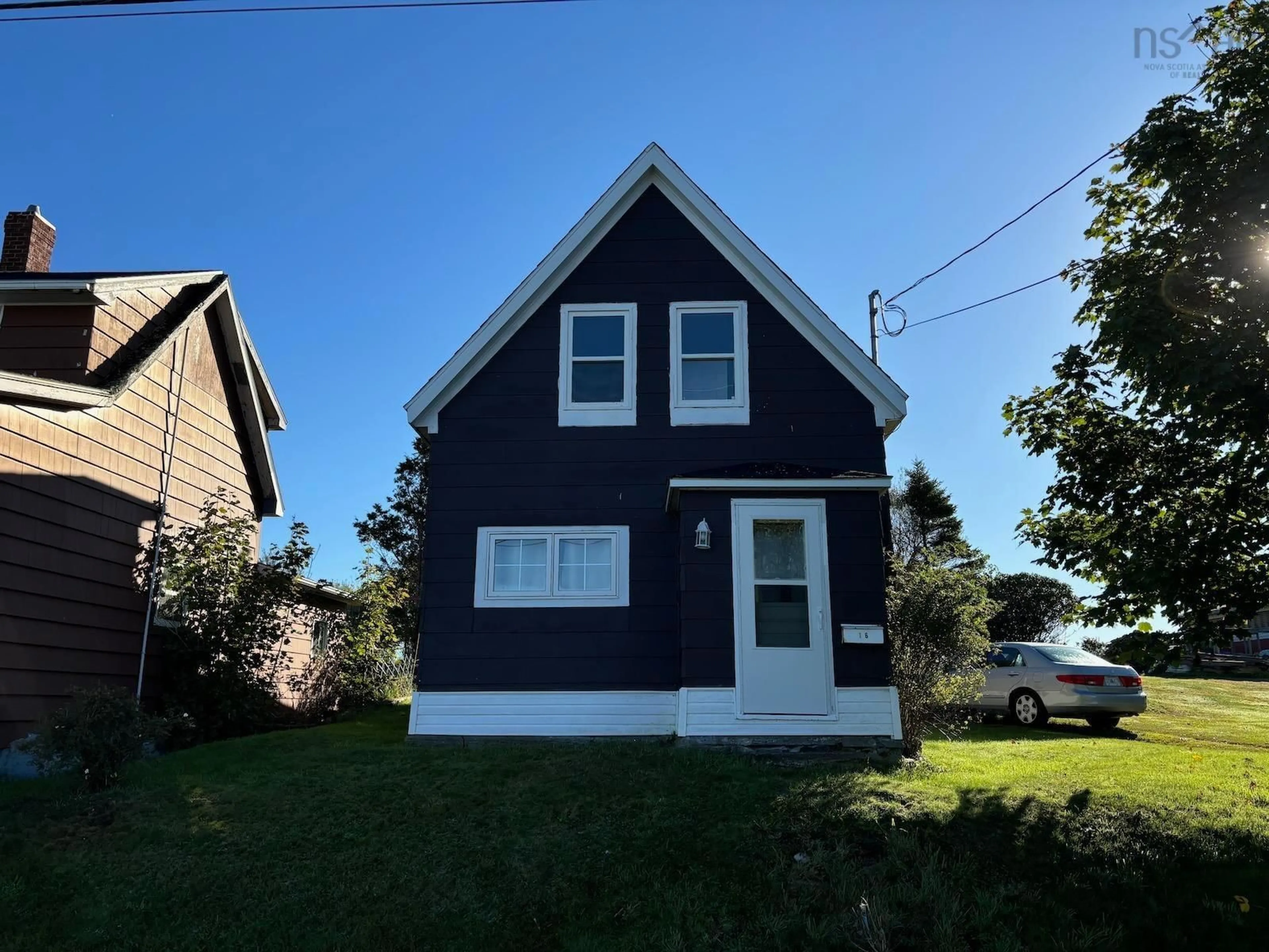 Frontside or backside of a home, cottage for 16 Regent St, Yarmouth Nova Scotia B5A 2L3