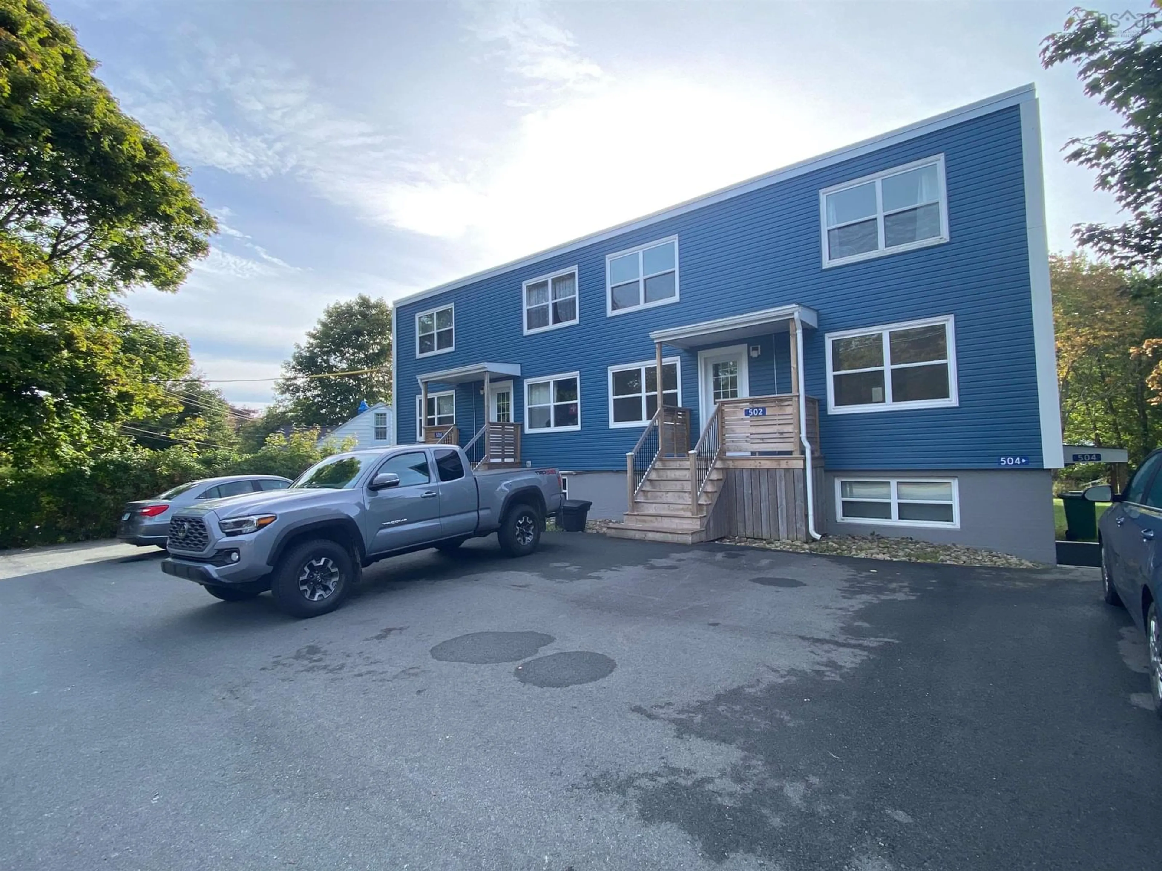 A pic from exterior of the house or condo, the front or back of building for 498 St Margarets Bay Rd, Halifax Nova Scotia B3N 1K4