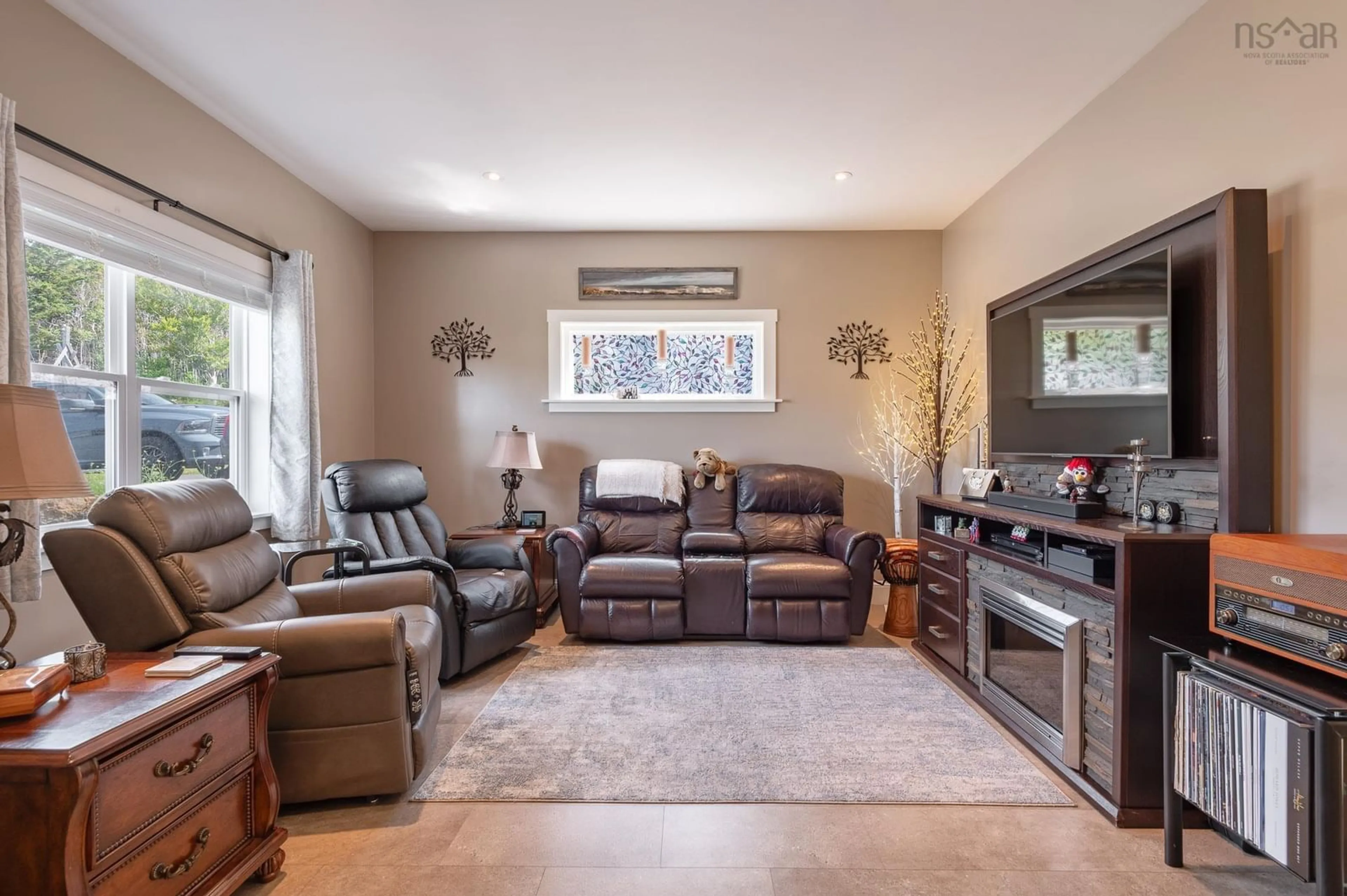 Living room, wood floors for 218 Adams St, Lunenburg Nova Scotia B0J 2C0